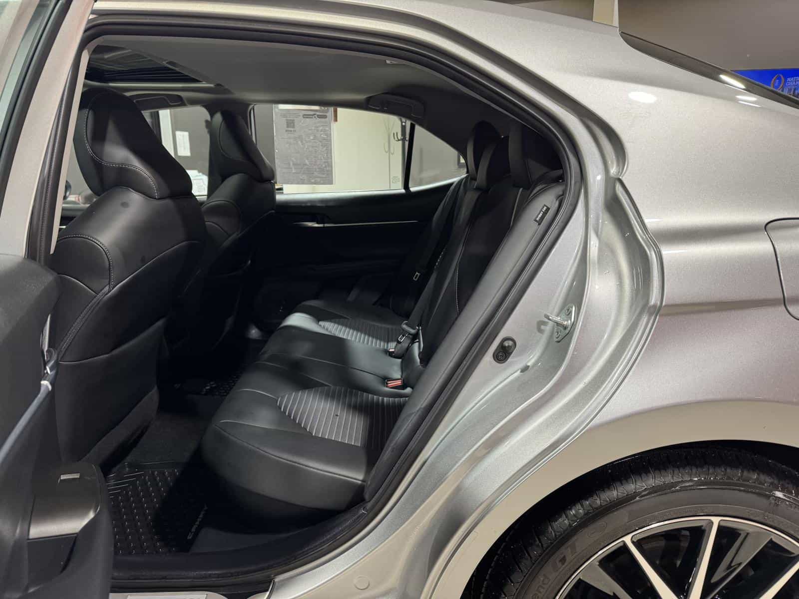 Image 14 Toyota Camry SE Hybrid 2023