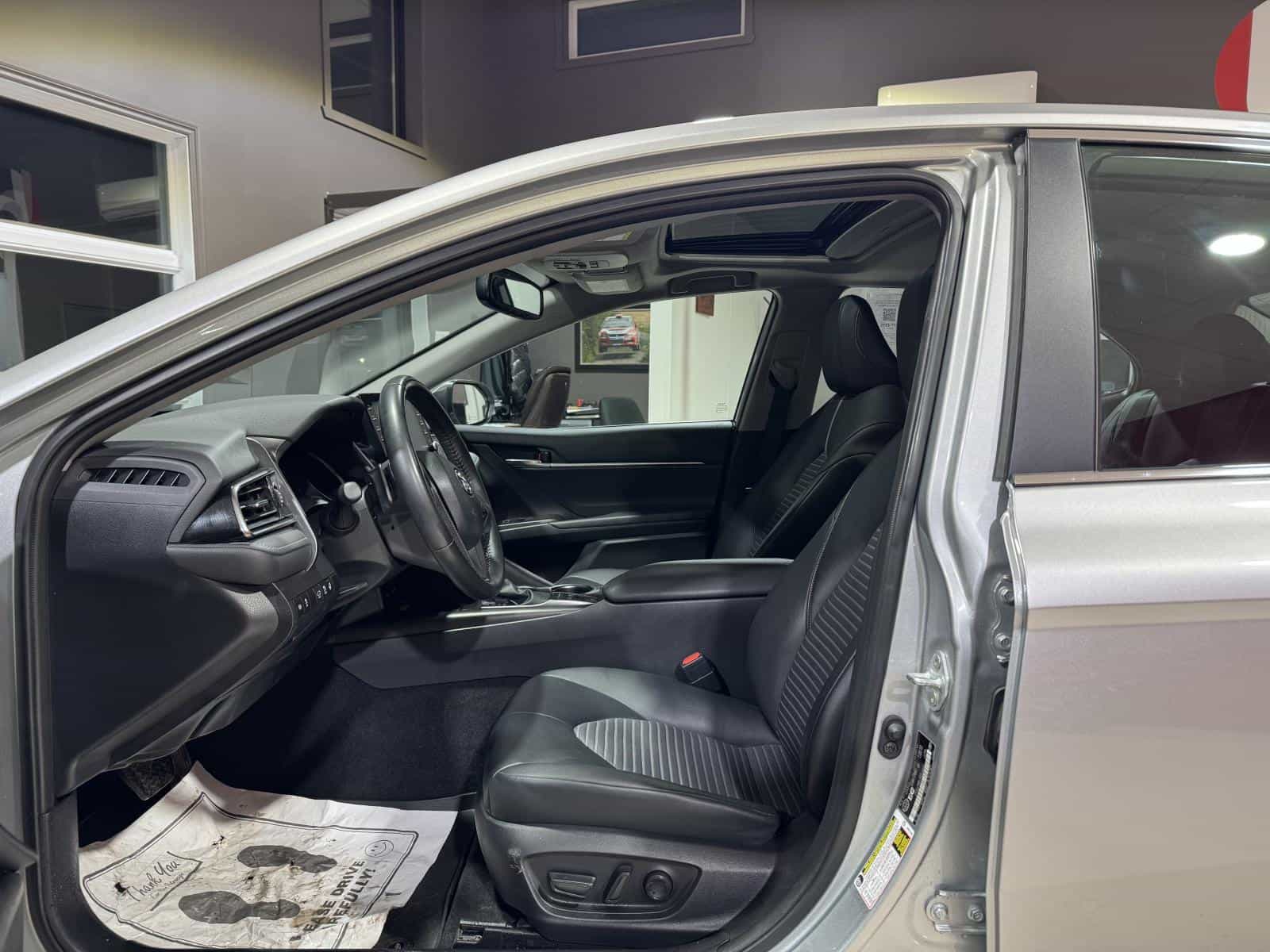 Image 16 Toyota Camry SE Hybrid 2023