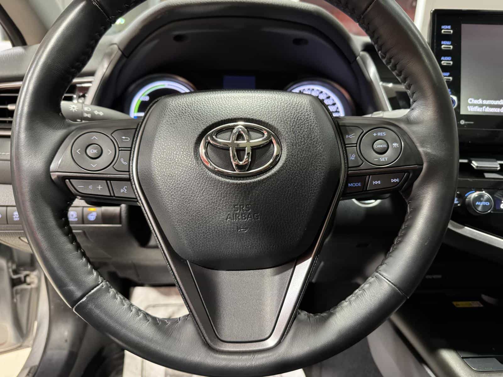 2023 Toyota Camry SE Hybrid - Image 18