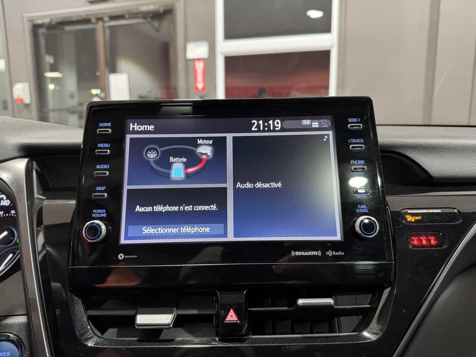 2023 Toyota Camry SE Hybrid - Image 22