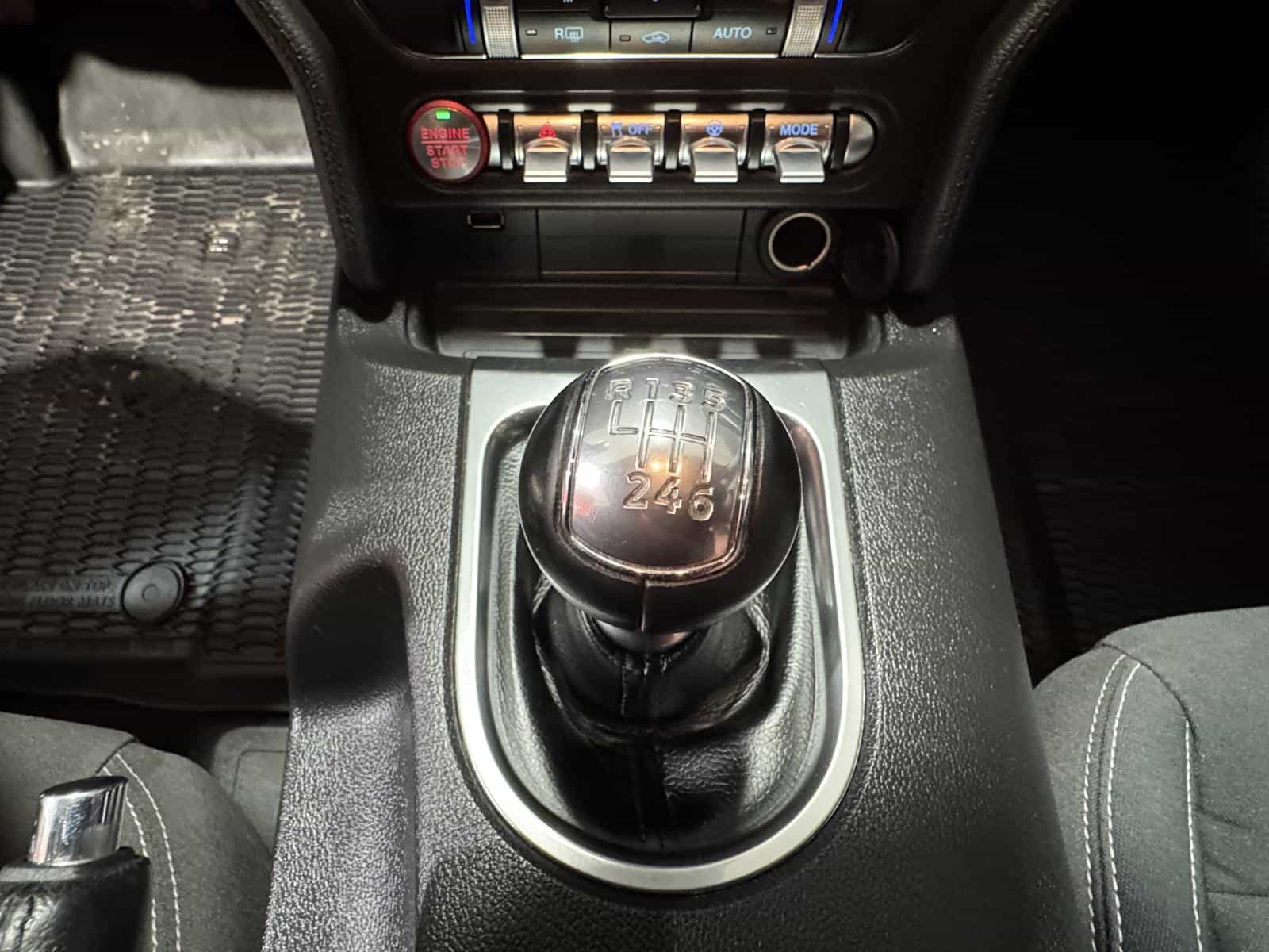 2021 Ford Mustang Eco - Image 23