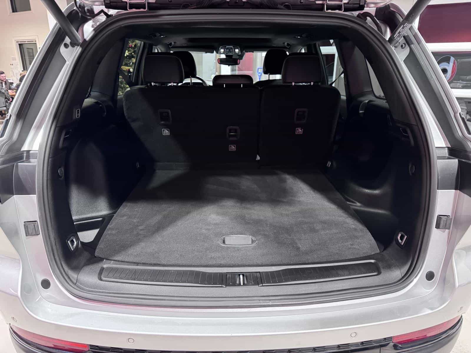 2023 Jeep Grand Cherokee Altitude 4x4 - Image 7