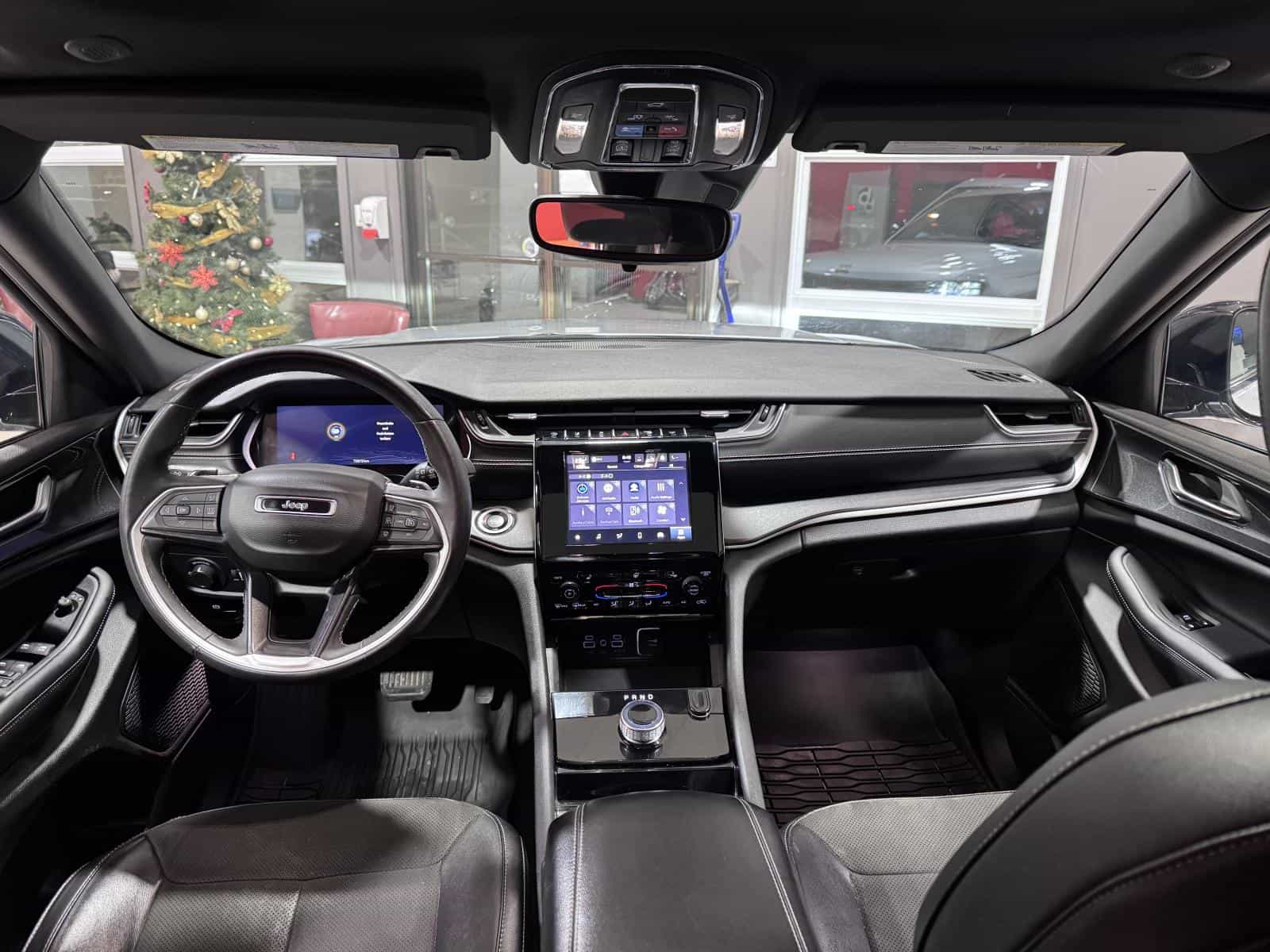 2023 Jeep Grand Cherokee Altitude 4x4 - Image 27