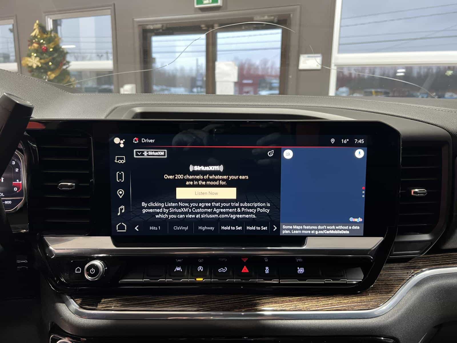 2024 GMC Sierra 1500 SLE - Image 25