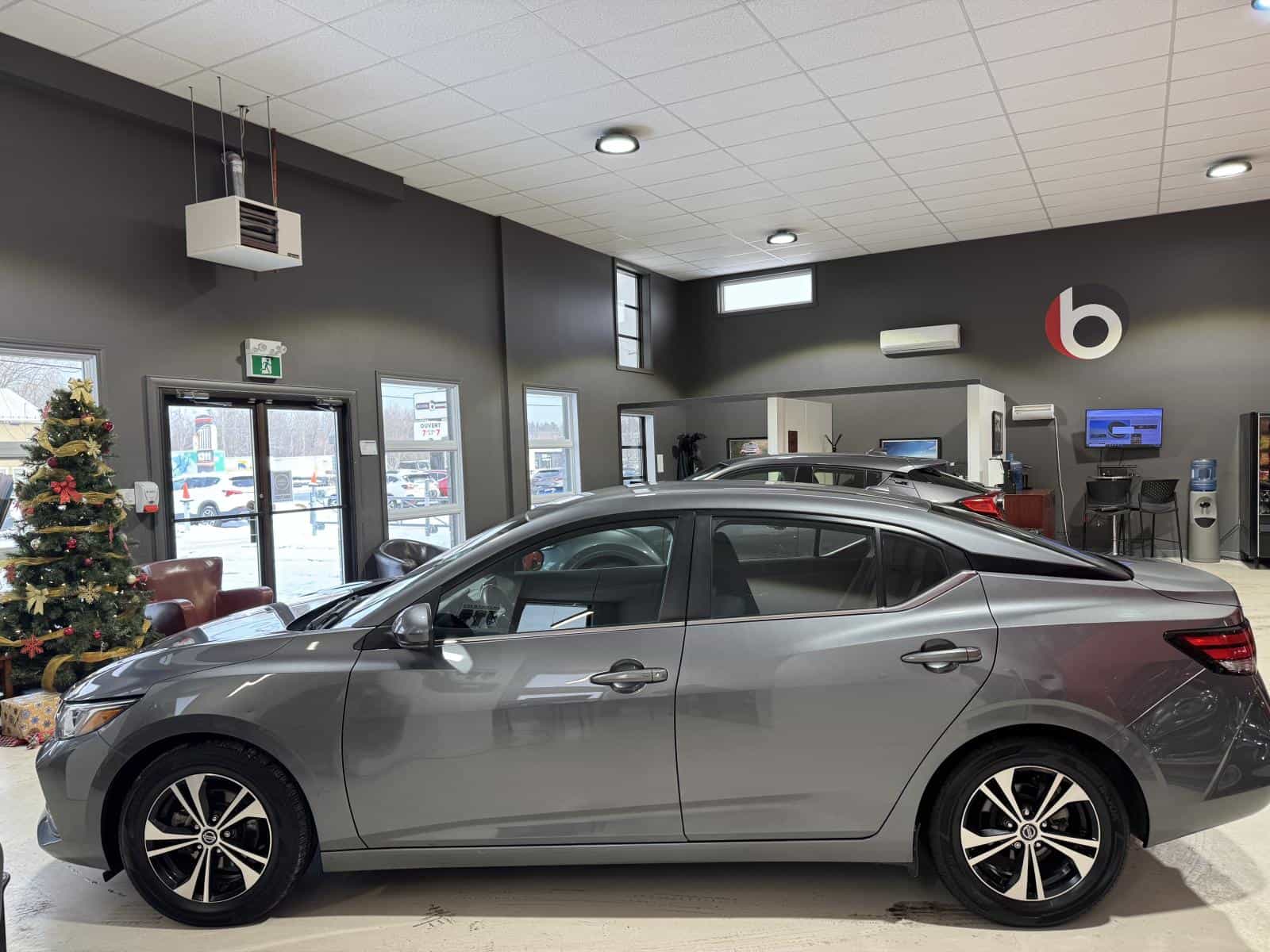 Image 3 Nissan Sentra SV 2021