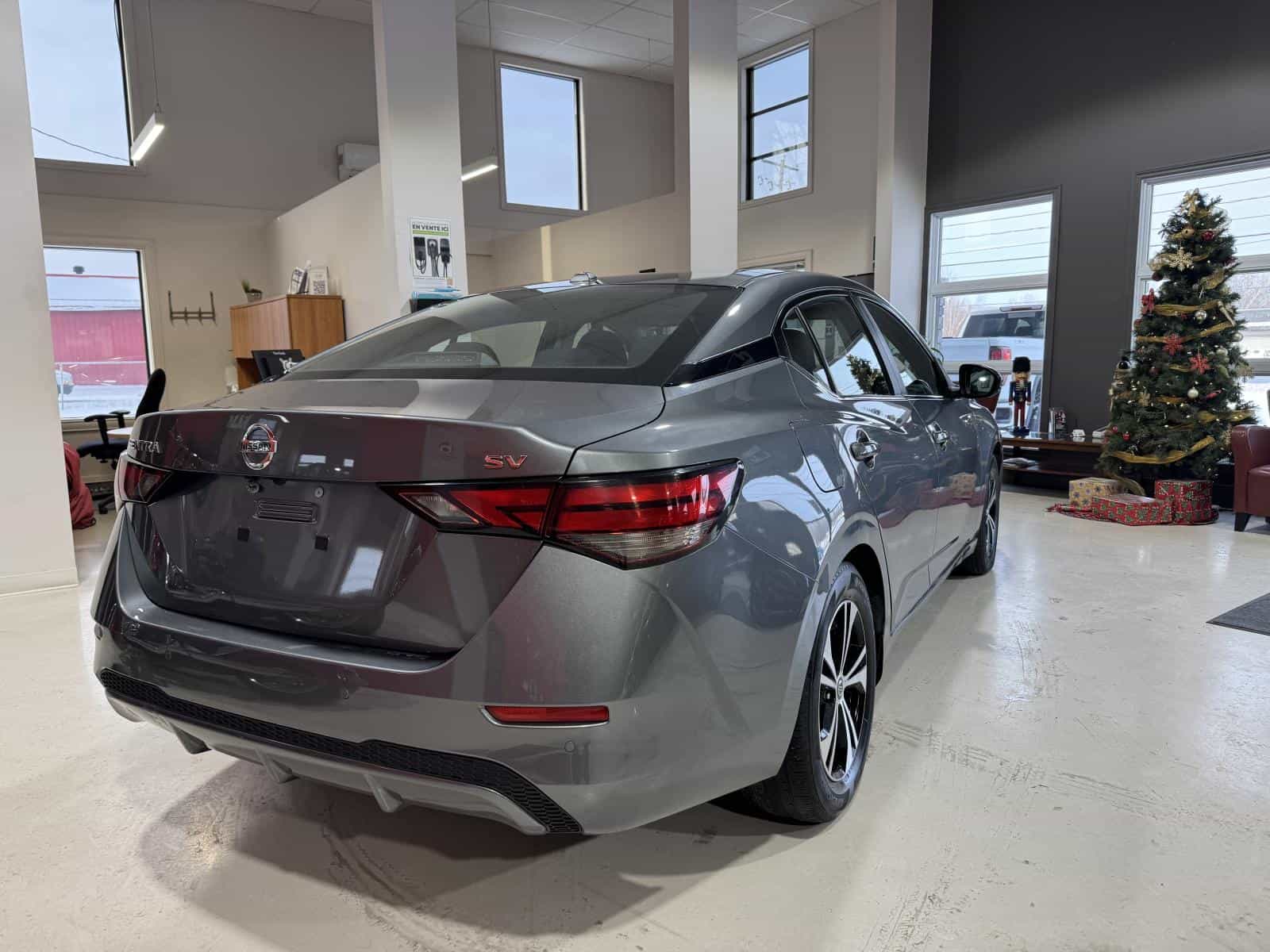 2021 Nissan Sentra SV - Image 7