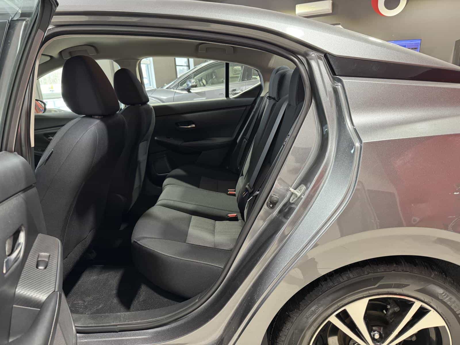 Image 12 Nissan Sentra SV 2021