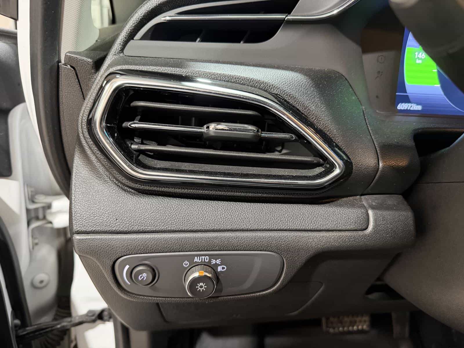 2023 Chevrolet Bolt EV LT - Image 16