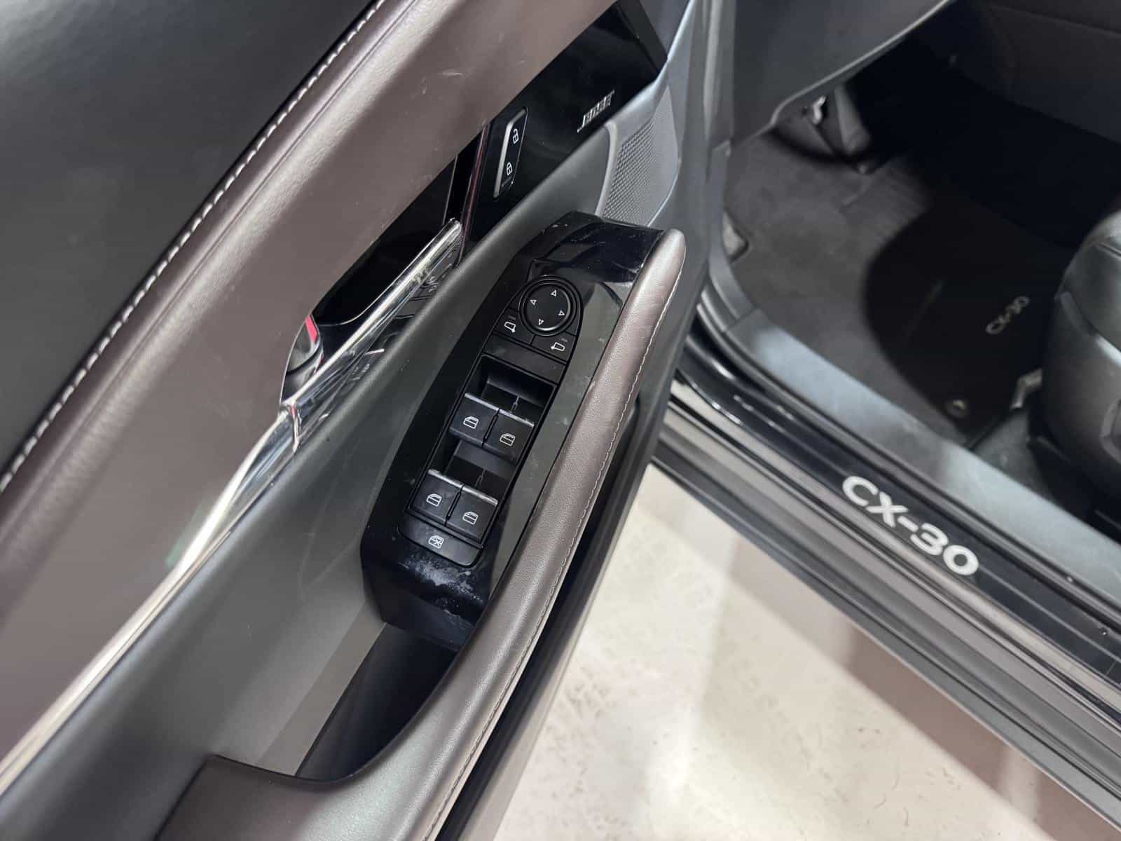 2022 Mazda CX-30 GT - Image 17