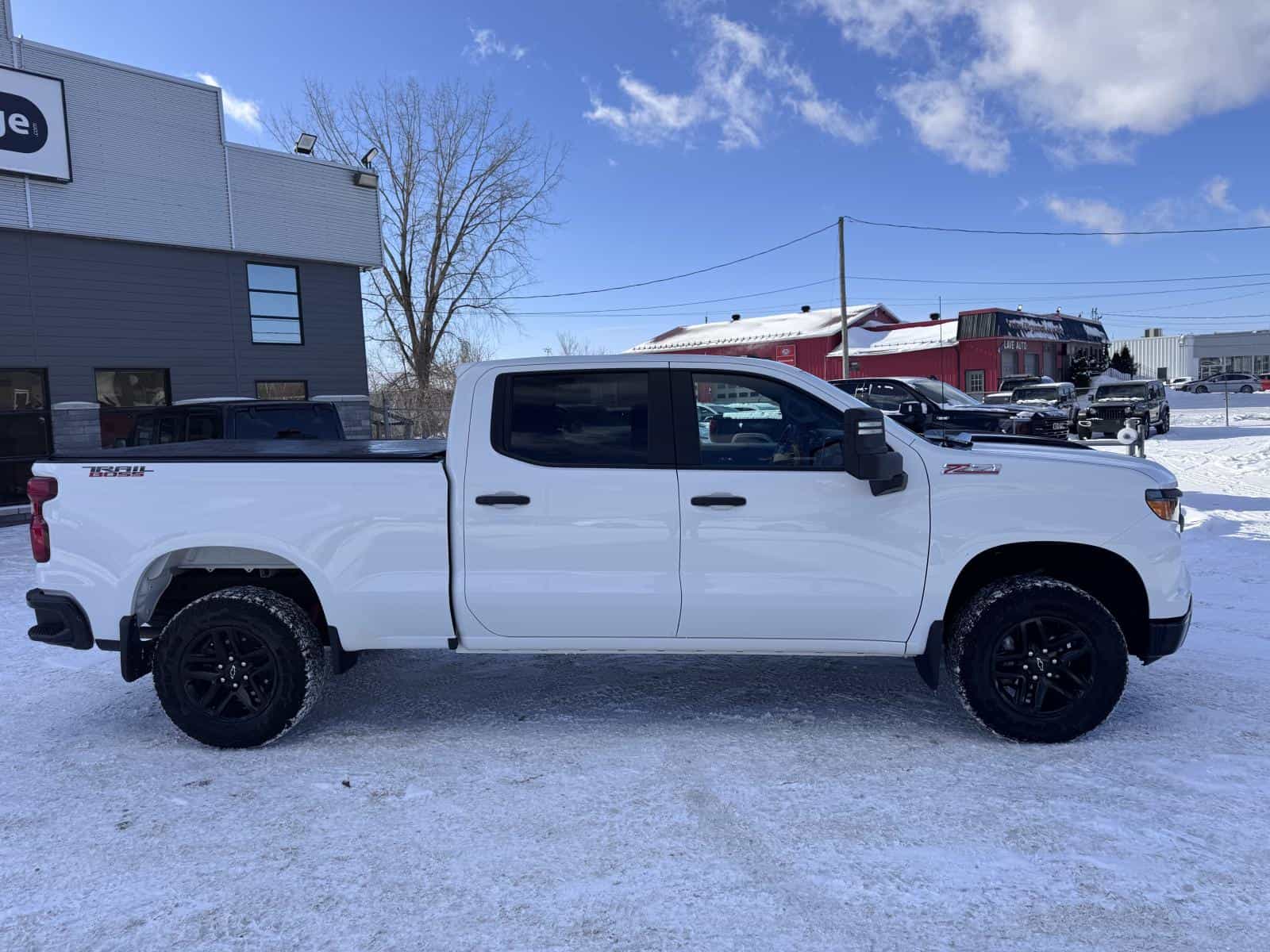 2024 Chevrolet Silverado 1500 Custom Trail Boss - Image 8