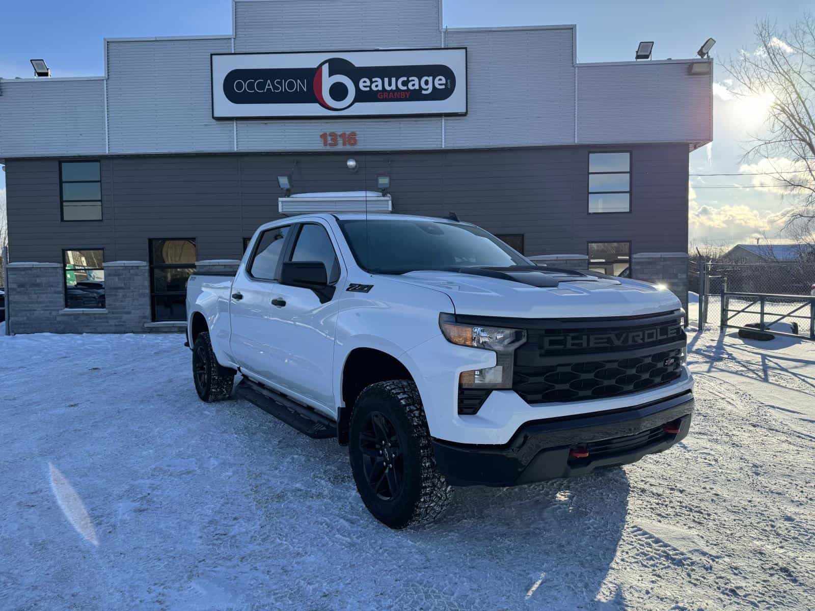 2024 Chevrolet Silverado 1500 Custom Trail Boss - Image 11