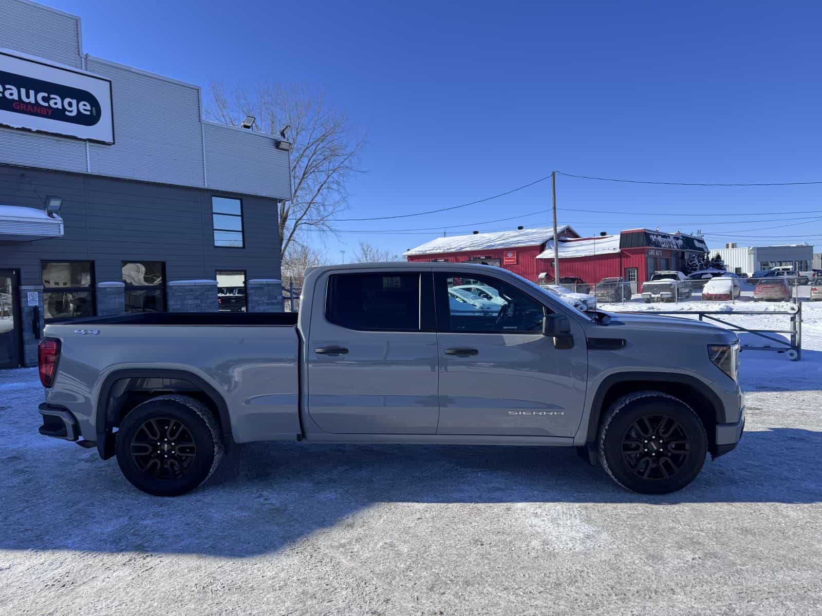 2024 GMC Sierra 1500 Pro - Image 9