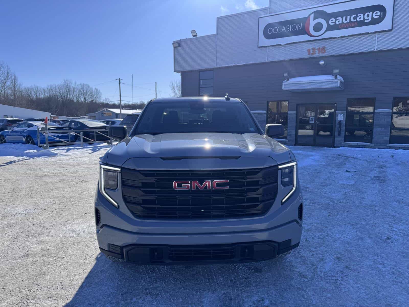 2024 GMC Sierra 1500 Pro - Image 12