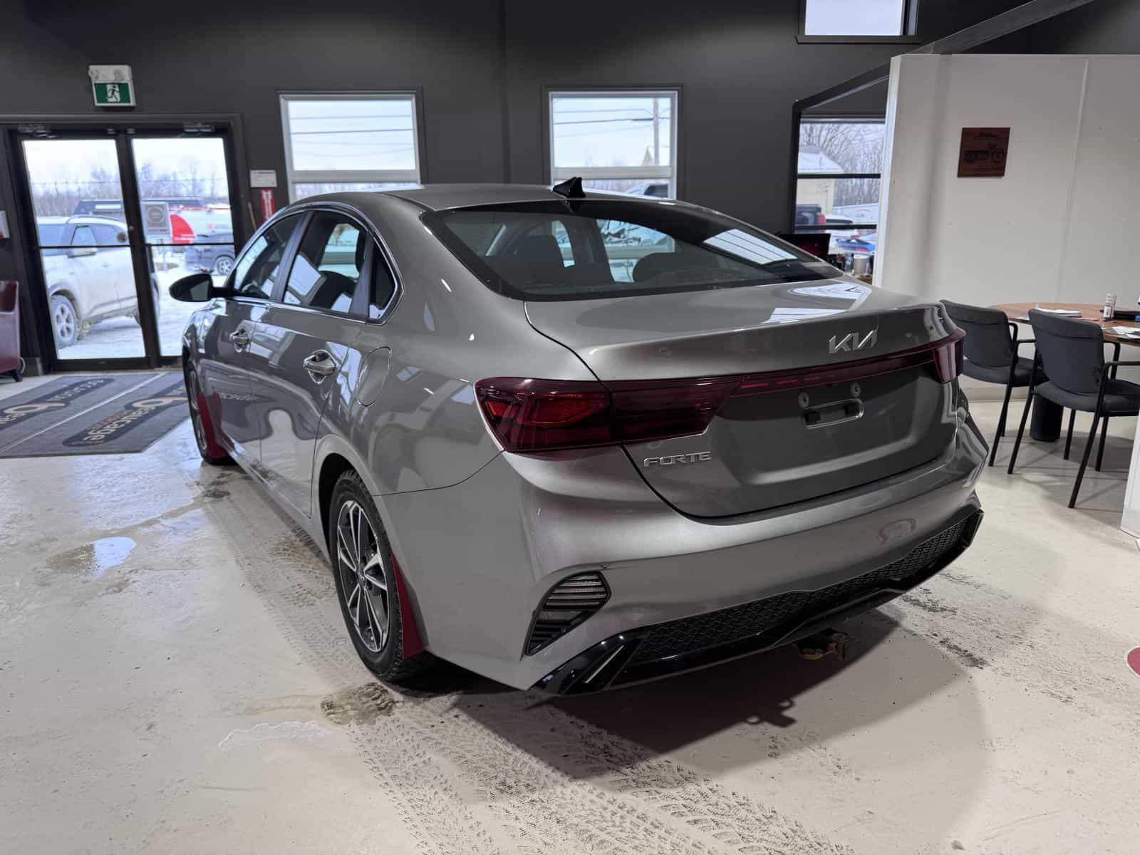 2023 Kia Forte EX - Image 4