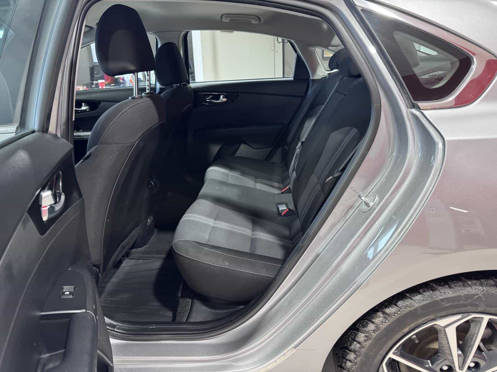 2023 Kia Forte EX - Image 12