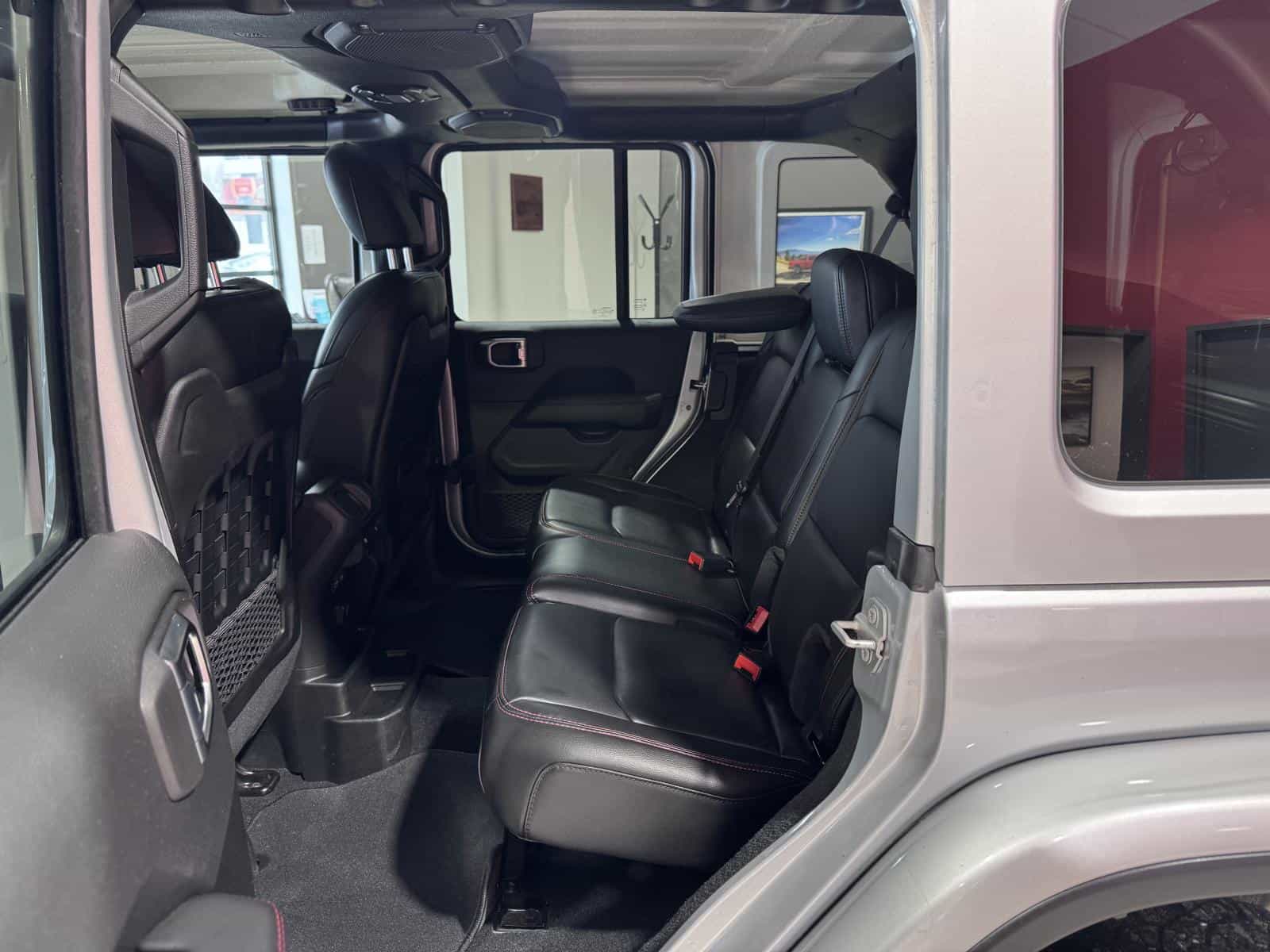 2023 Jeep Wrangler Unlimited Rubicon - Image 13