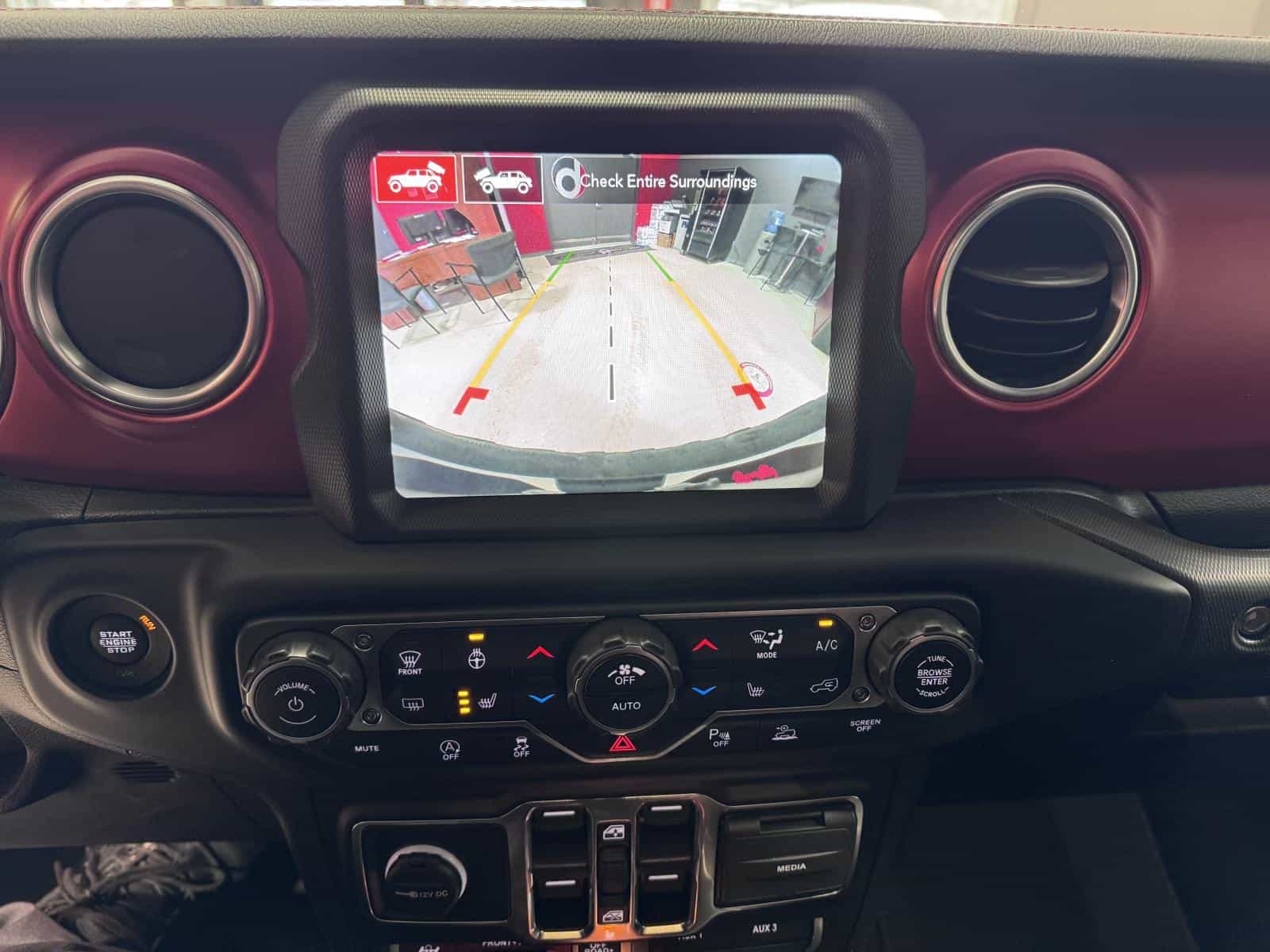 2023 Jeep Wrangler Unlimited Rubicon - Image 24