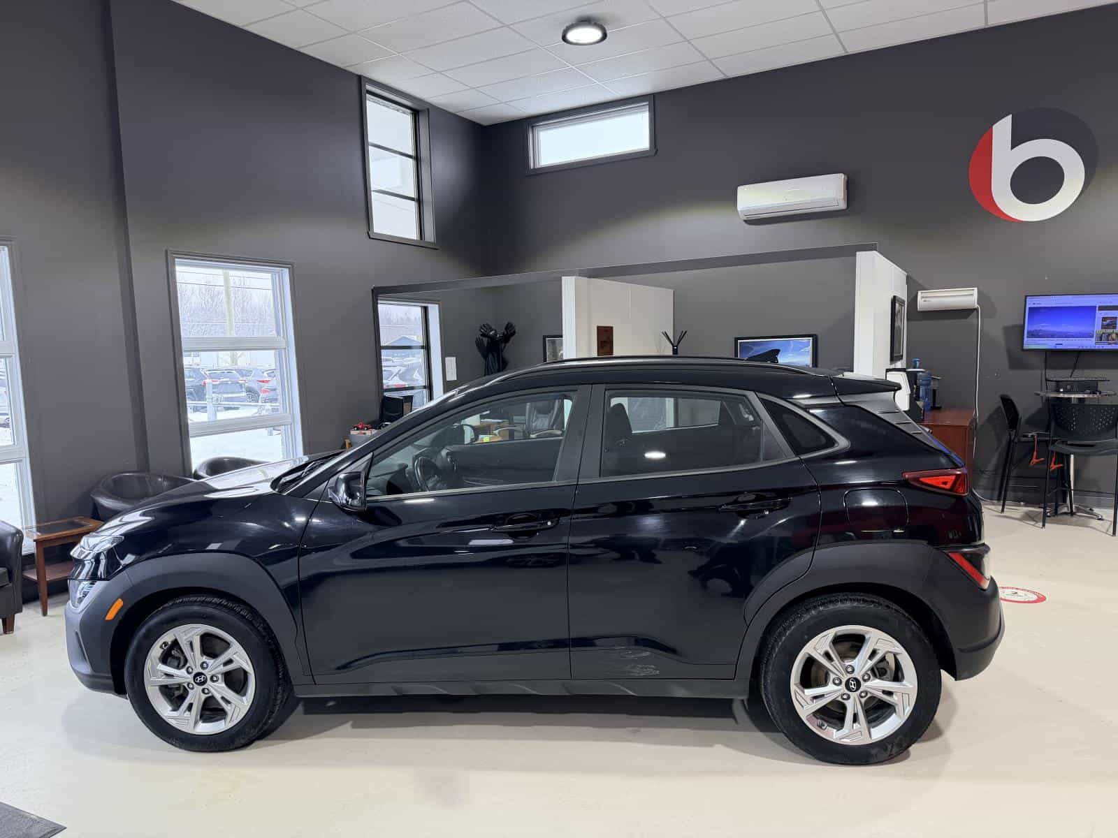 2023 Hyundai Kona Preferred - Image 3