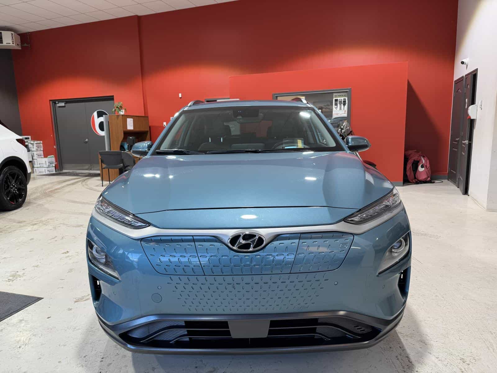 2021 Hyundai Kona EV Ultimate - Image 12