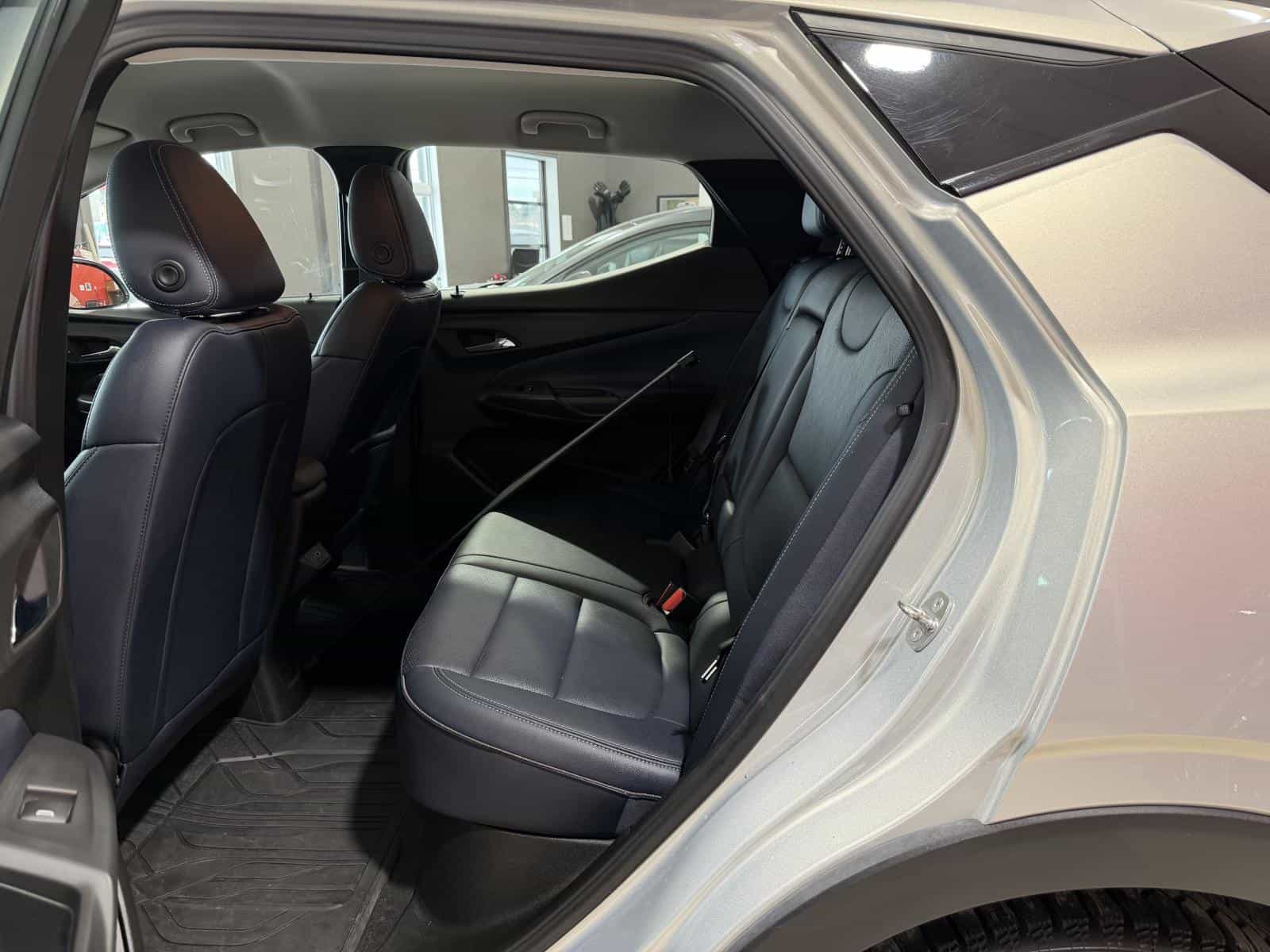 2023 Chevrolet Bolt EUV LT - Image 13