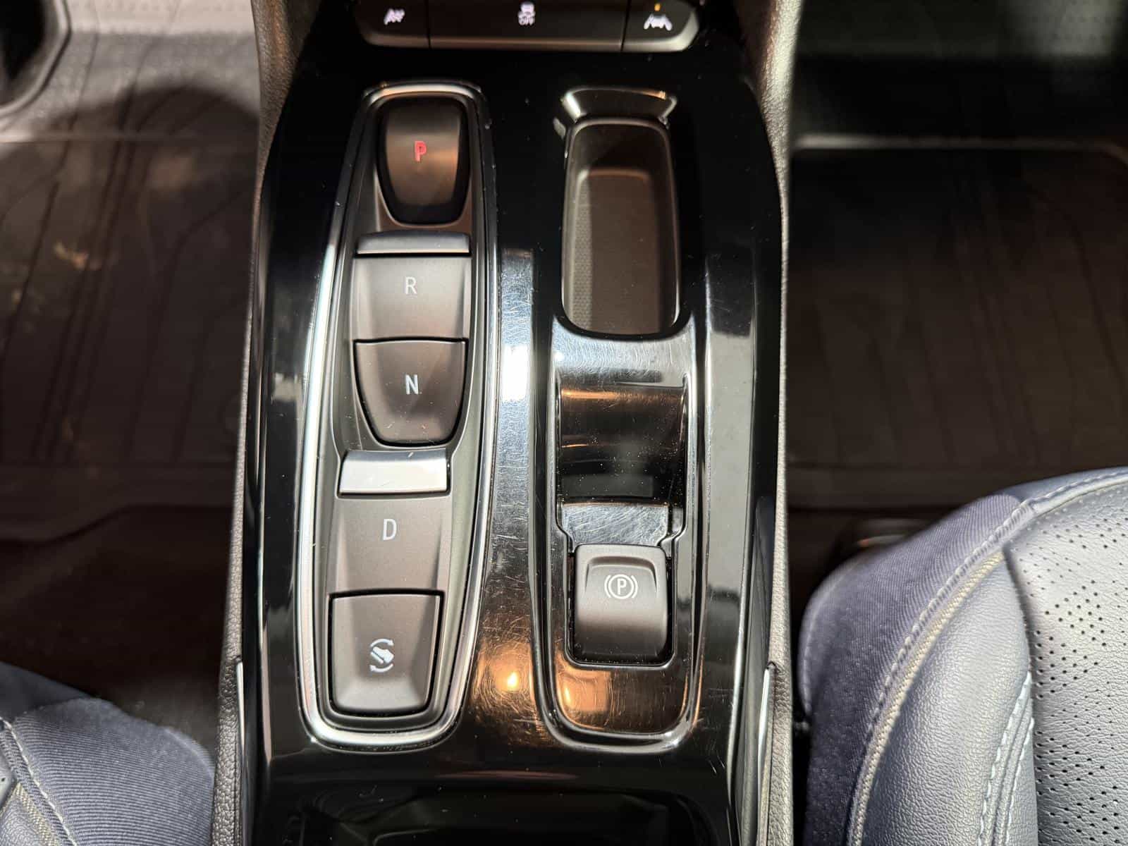 2023 Chevrolet Bolt EUV LT - Image 25