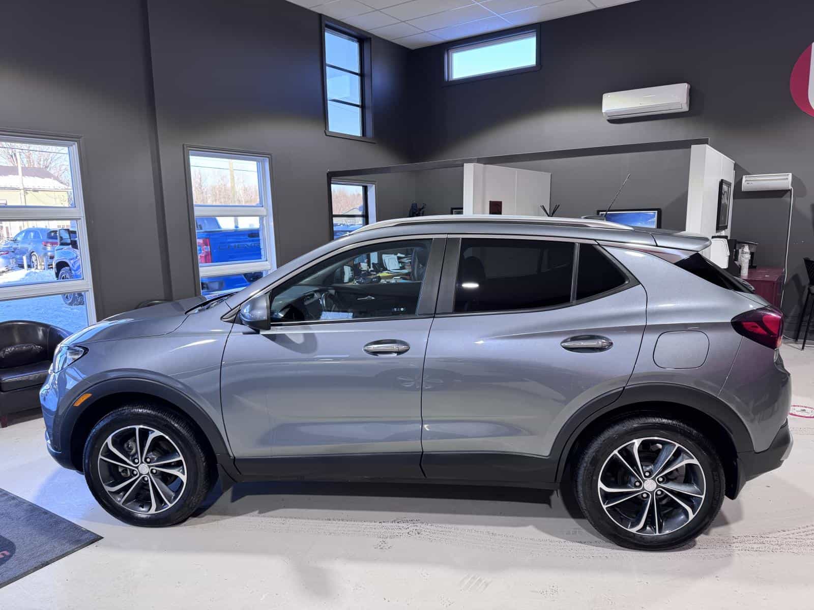 2022 Buick Encore GX Select - Image 3