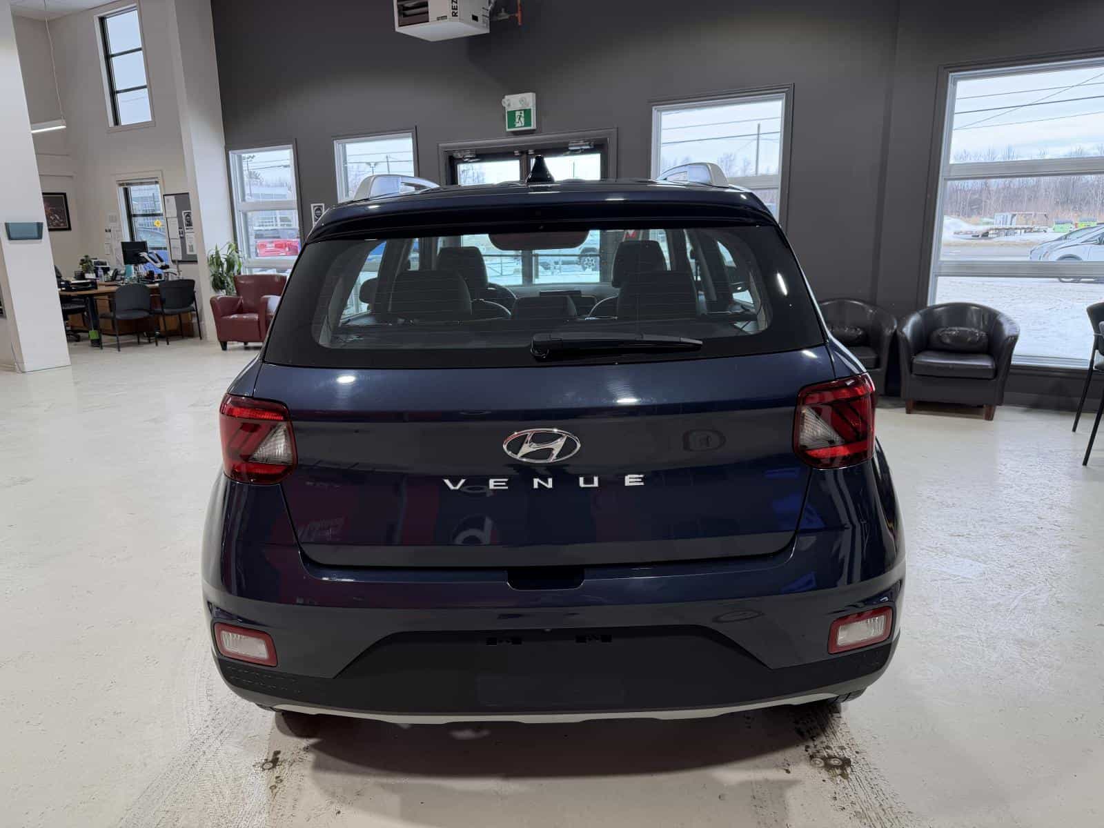 2022 Hyundai Venue Ultimate Denim - Image 5