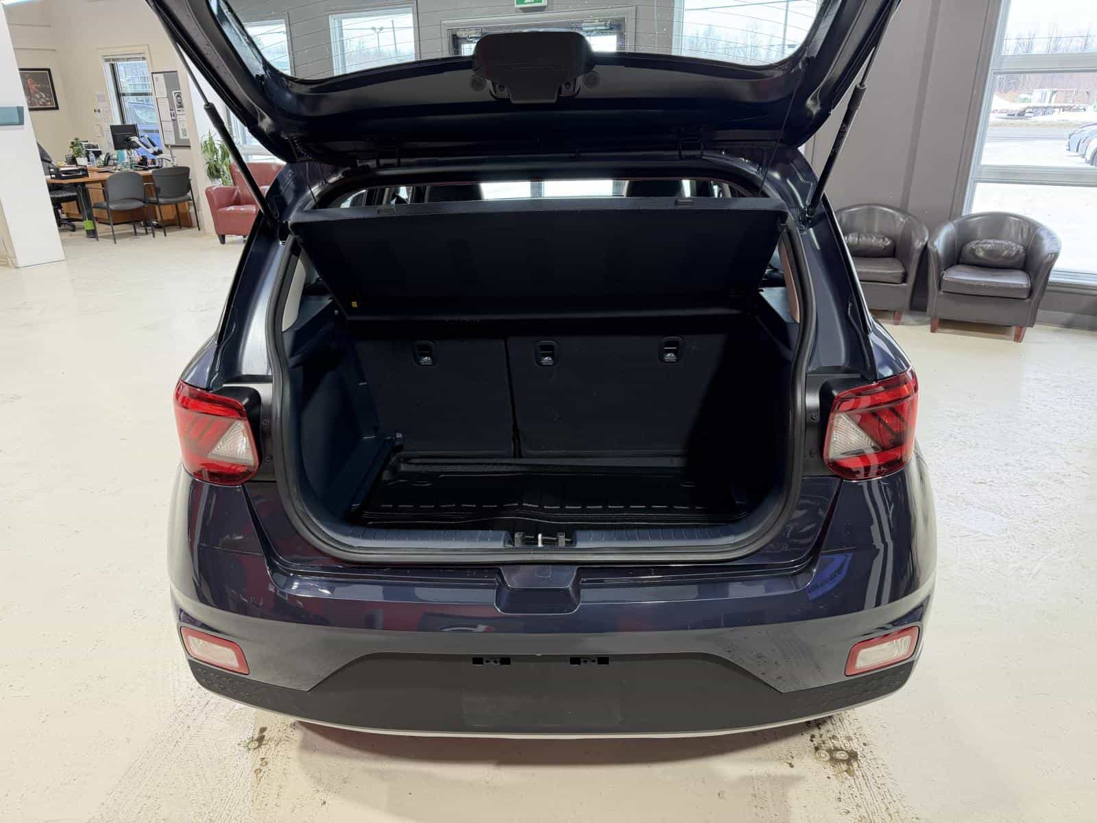 2022 Hyundai Venue Ultimate Denim - Image 7