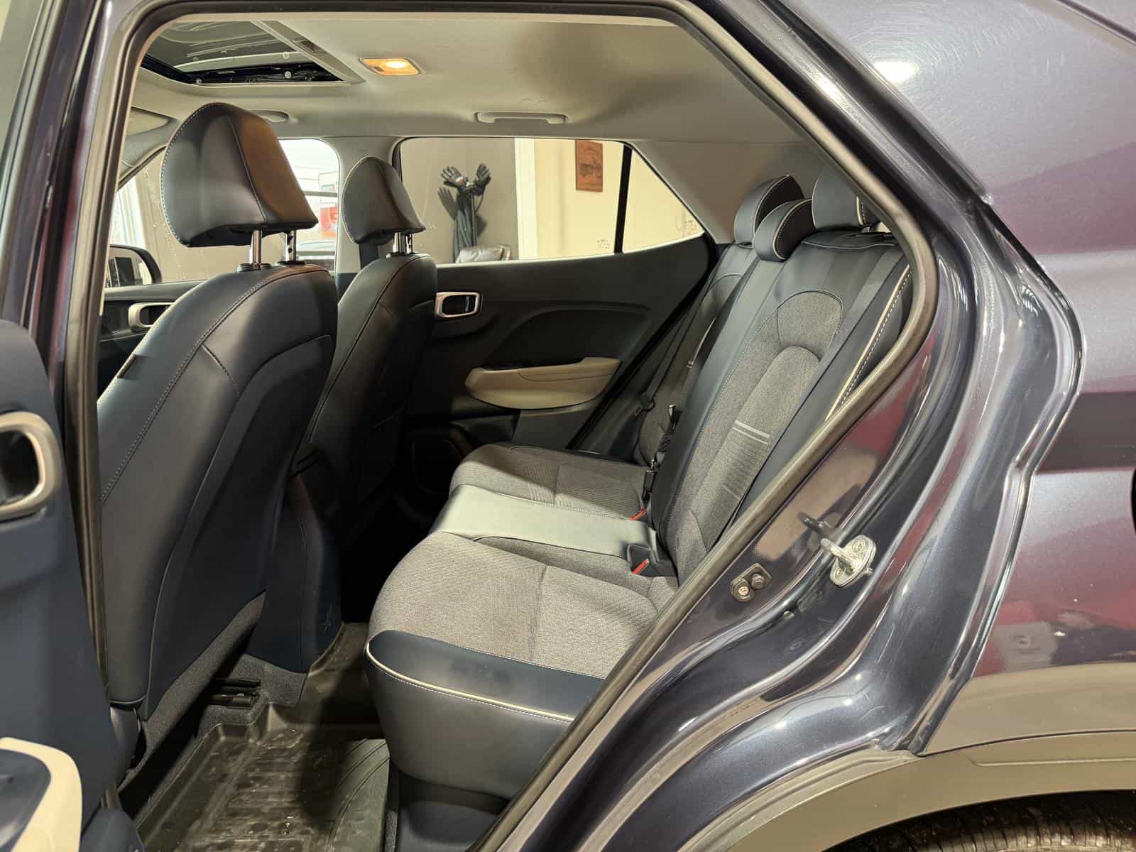 2022 Hyundai Venue Ultimate Denim - Image 13