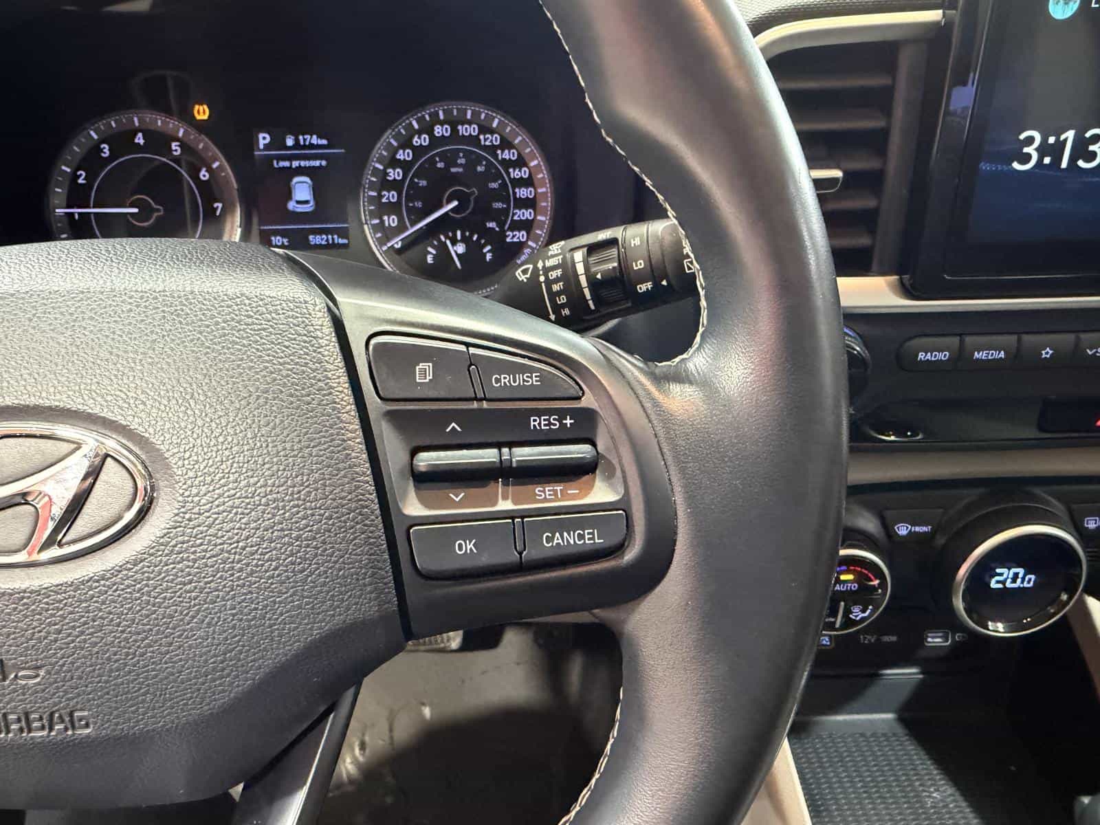 2022 Hyundai Venue Ultimate Denim - Image 21