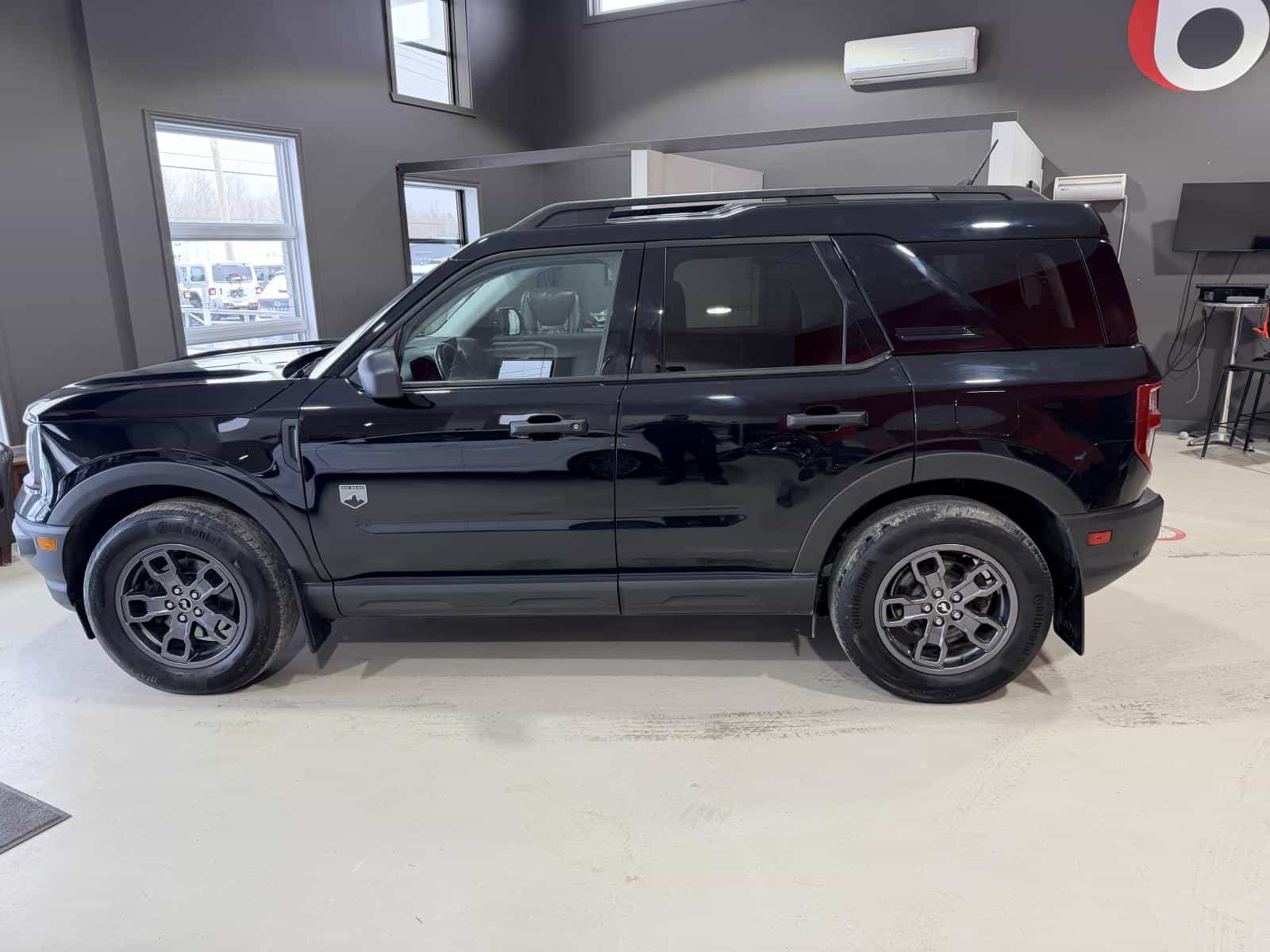 2022 Ford Bronco Big Bend - Image 3