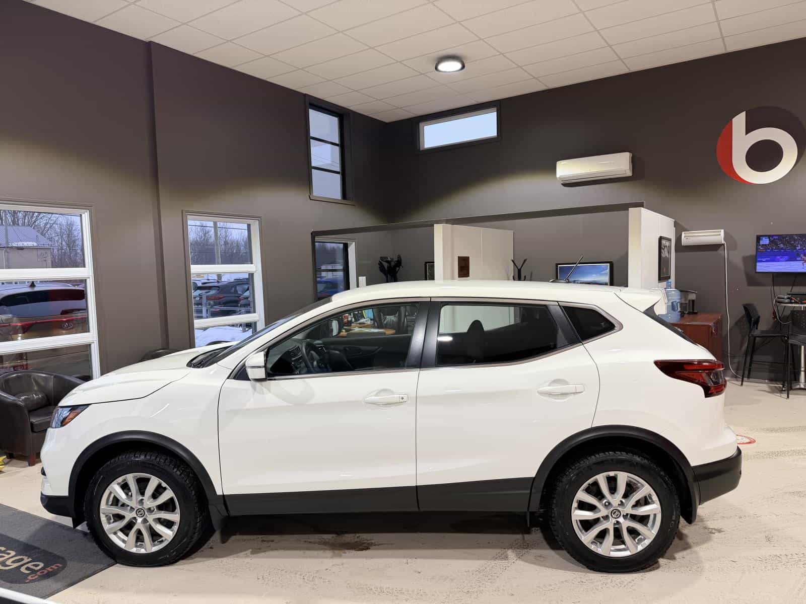 2023 Nissan Qashqai S - Image 3