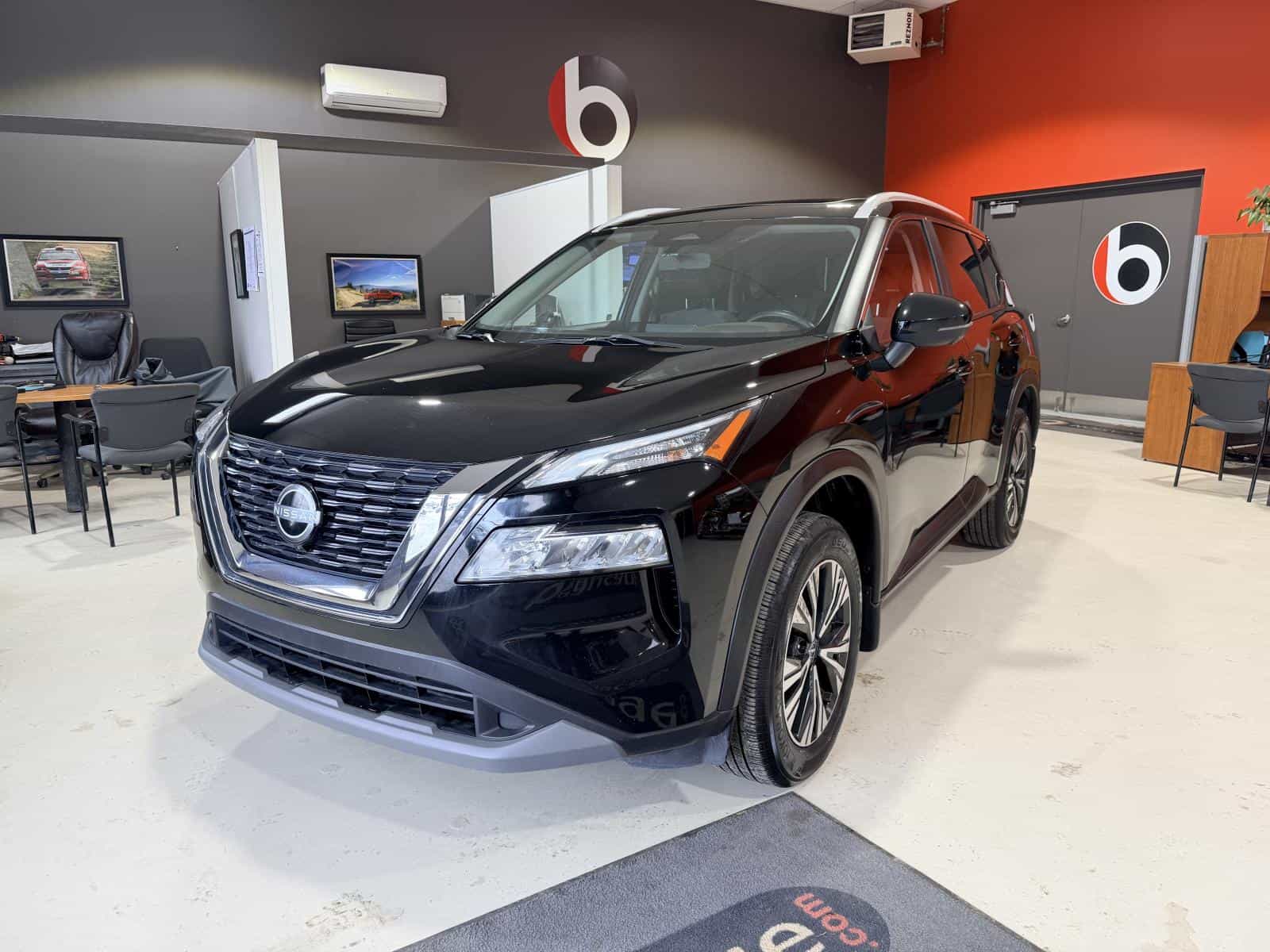 Image 1 Nissan Rogue SV 2023