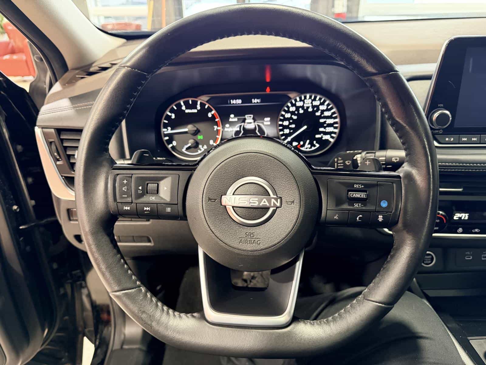 2023 Nissan Rogue SV - Image 16