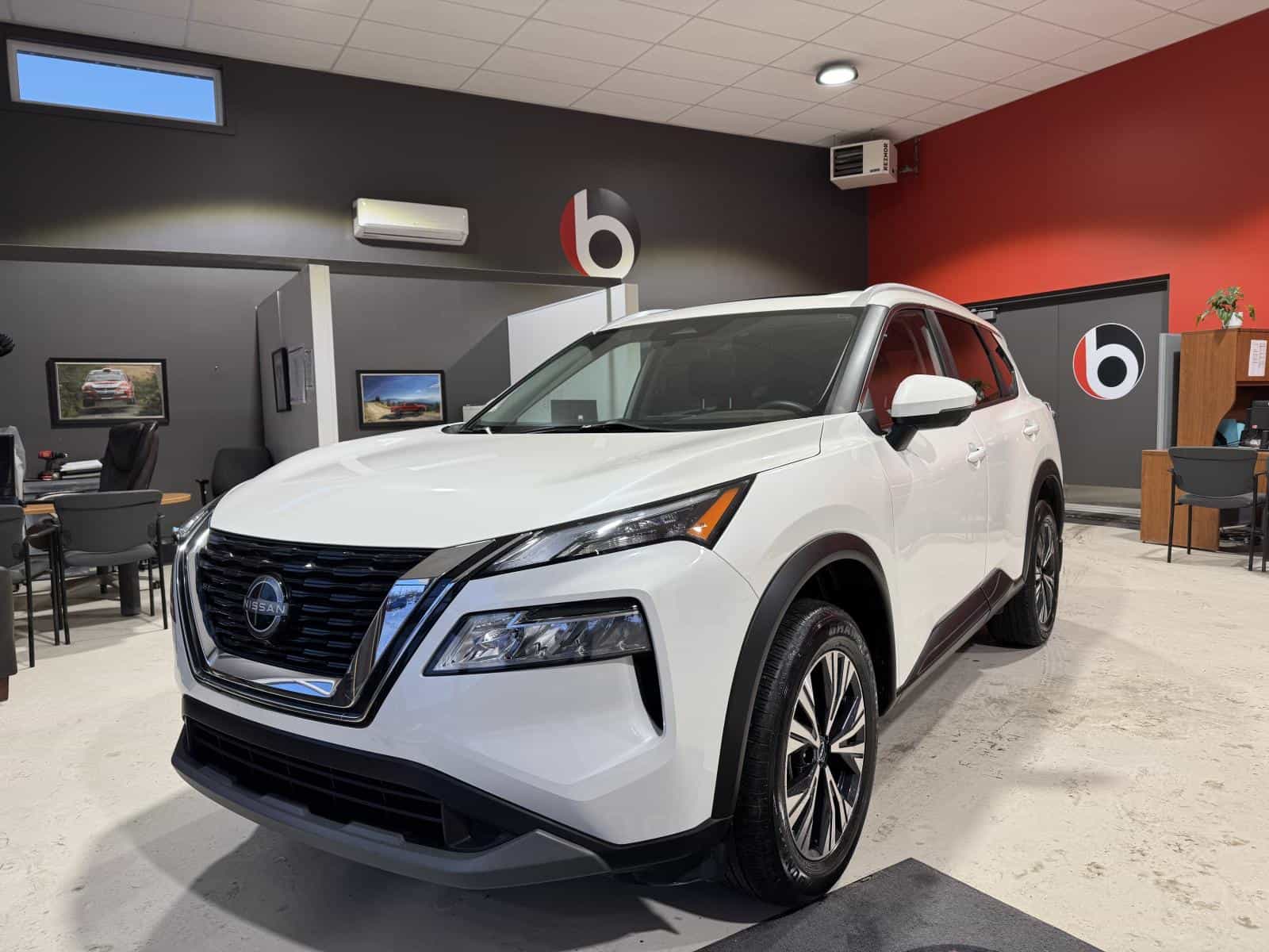 Image 1 Nissan Rogue SV 2023