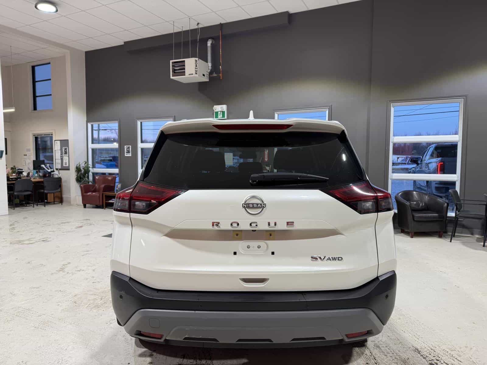 2023 Nissan Rogue SV - Image 5