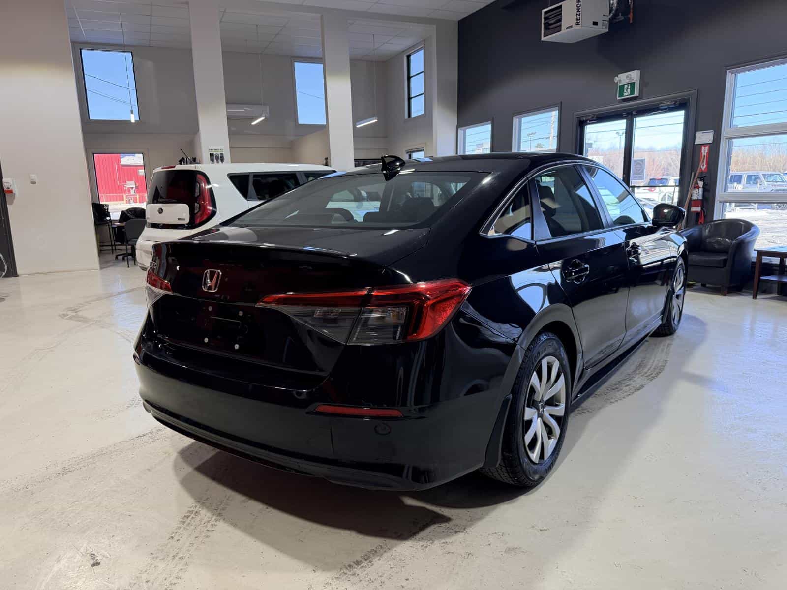 2022 Honda Civic LX - Image 7