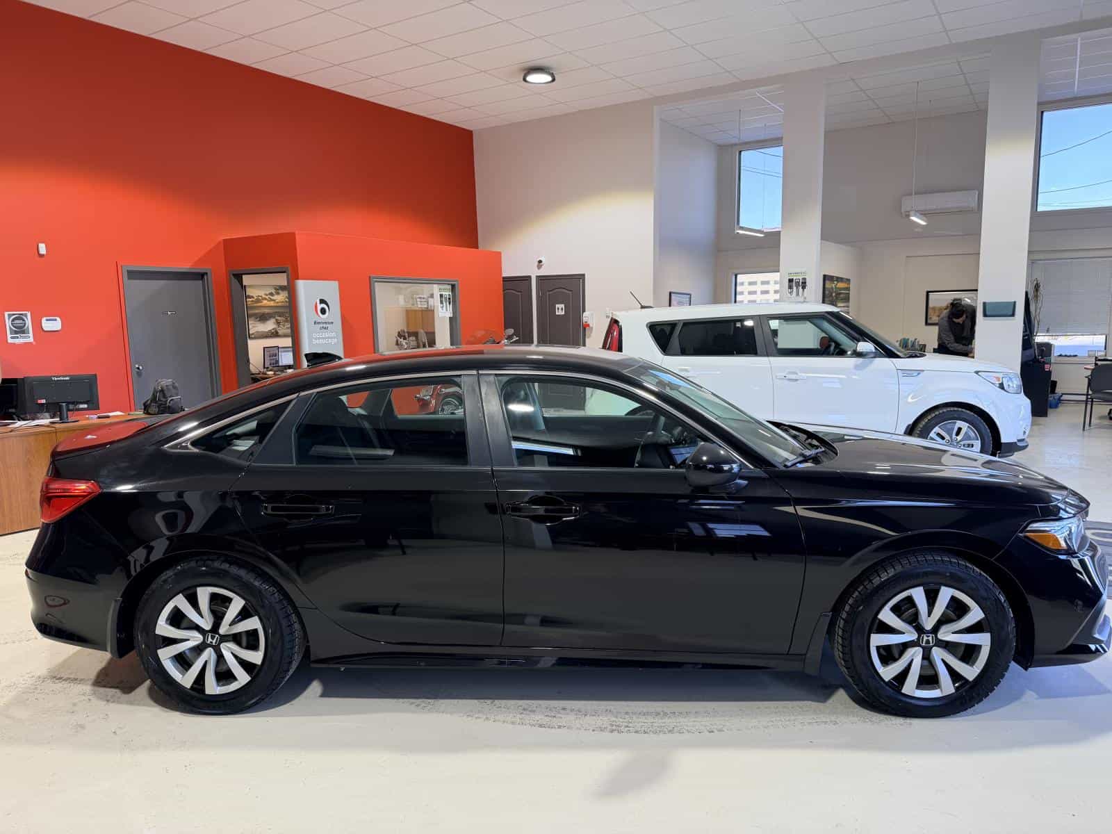 2022 Honda Civic LX - Image 8