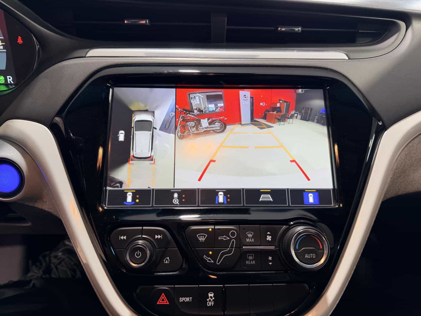 2020 Chevrolet Bolt EV Premier - Image 25