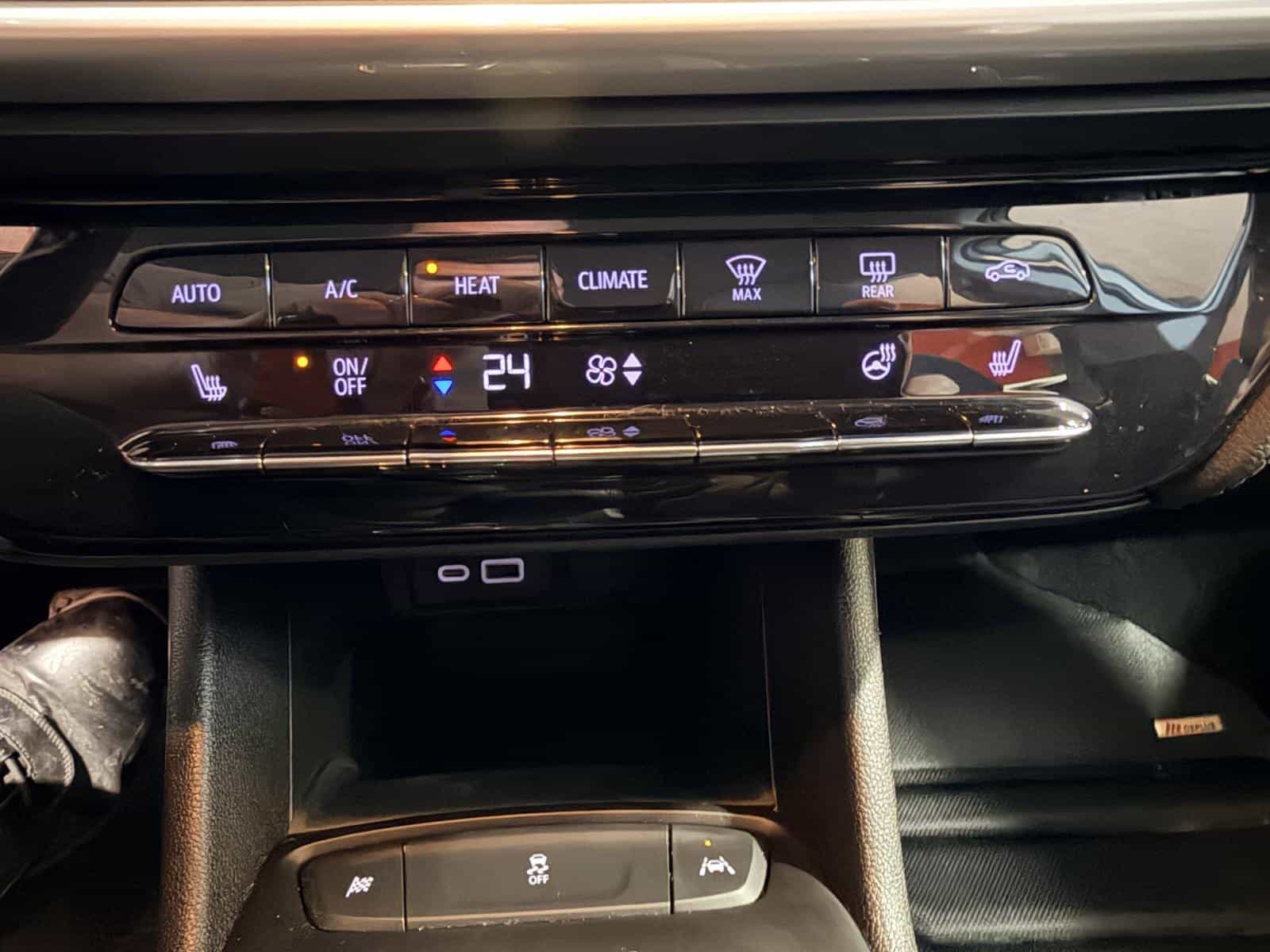 2023 Chevrolet Bolt EV LT - Image 25