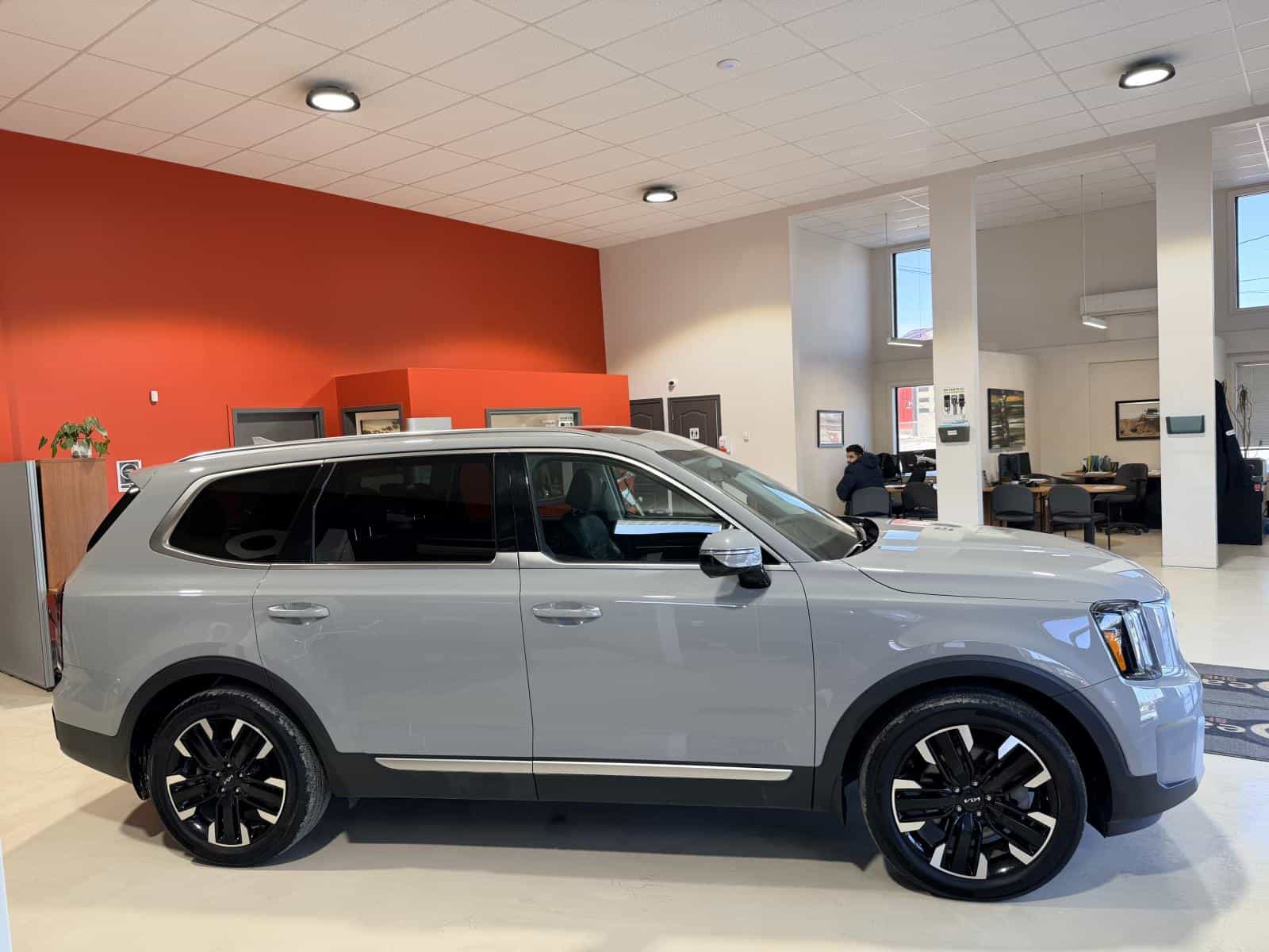 2023 Kia Telluride SX - Image 12