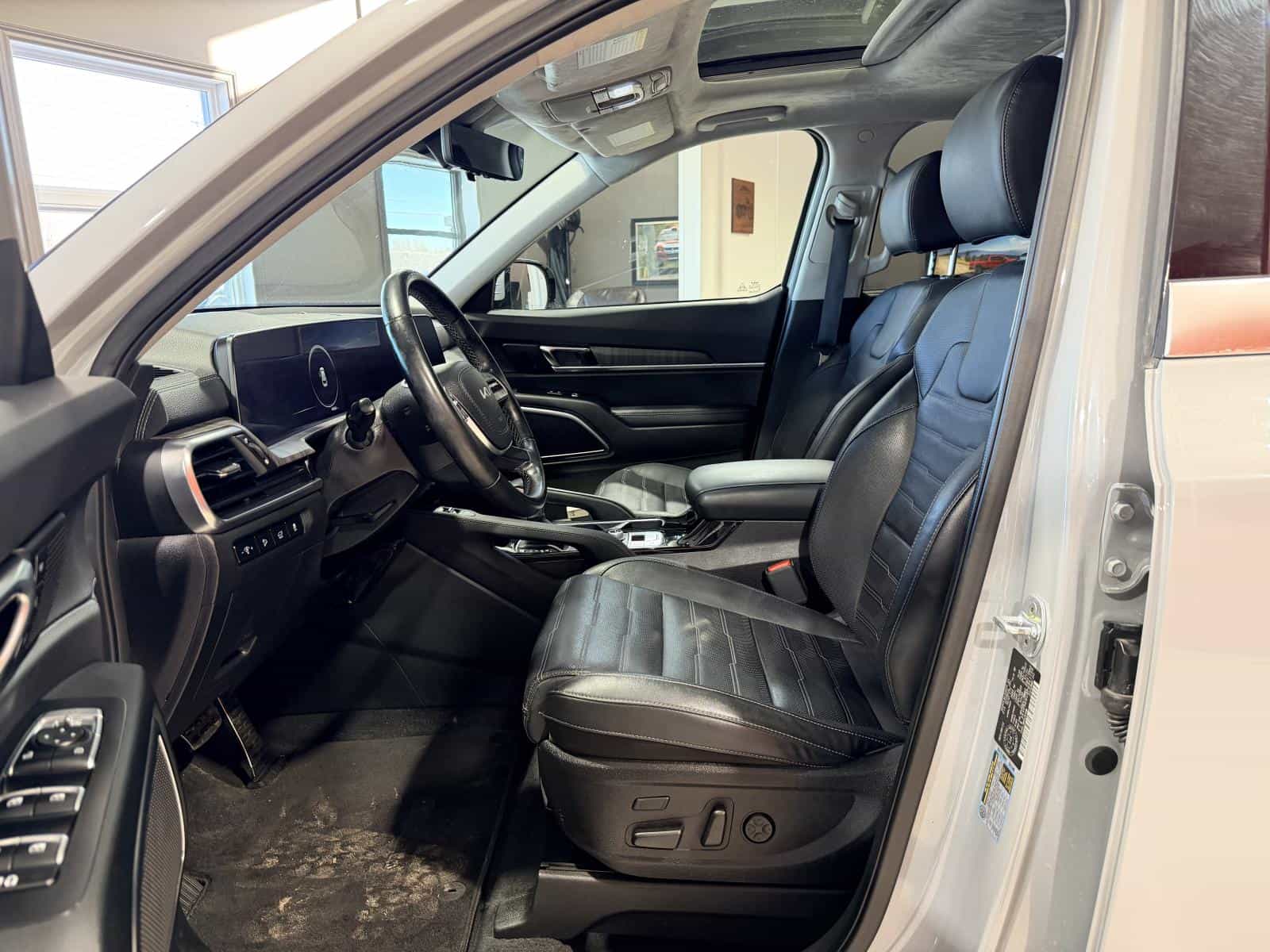 2023 Kia Telluride SX - Image 17