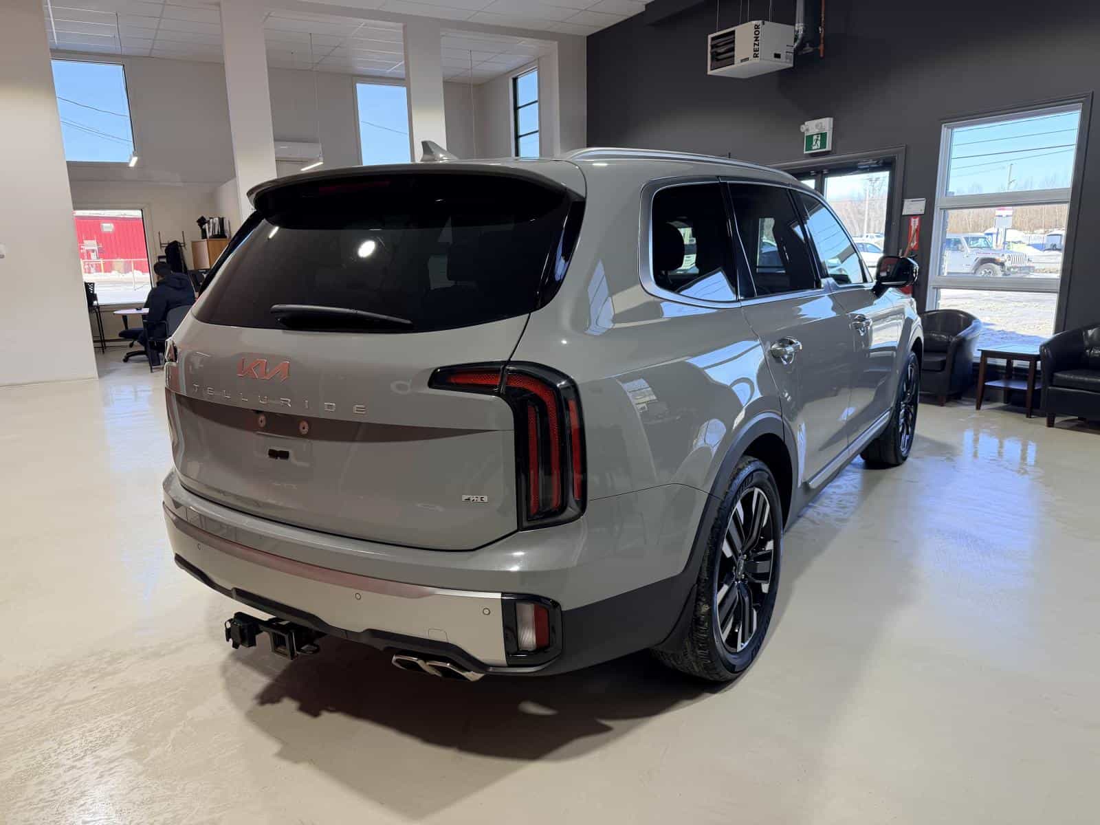 2023 Kia Telluride SX - Image 10