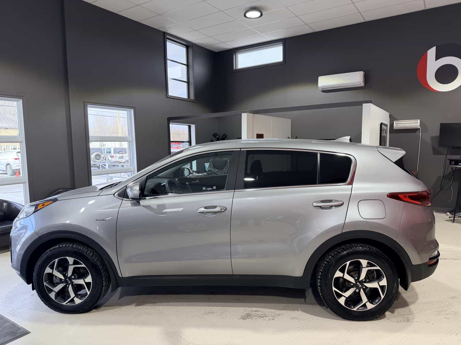 2022 Kia Sportage LX - Image 3