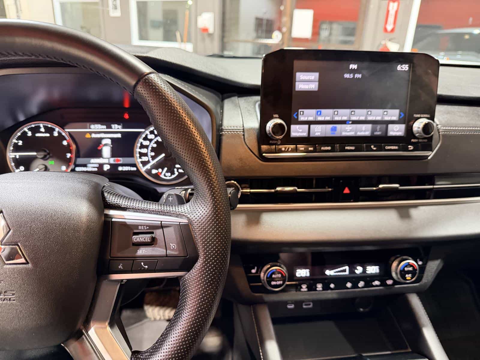 2024 Mitsubishi Outlander ES - Image 21