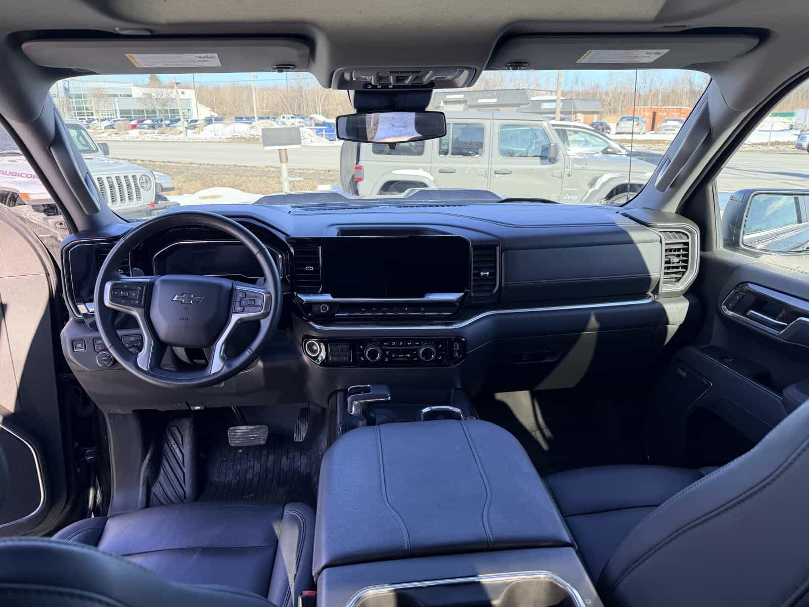 2025 Chevrolet Silverado 1500 LT Trail Boss - Image 25