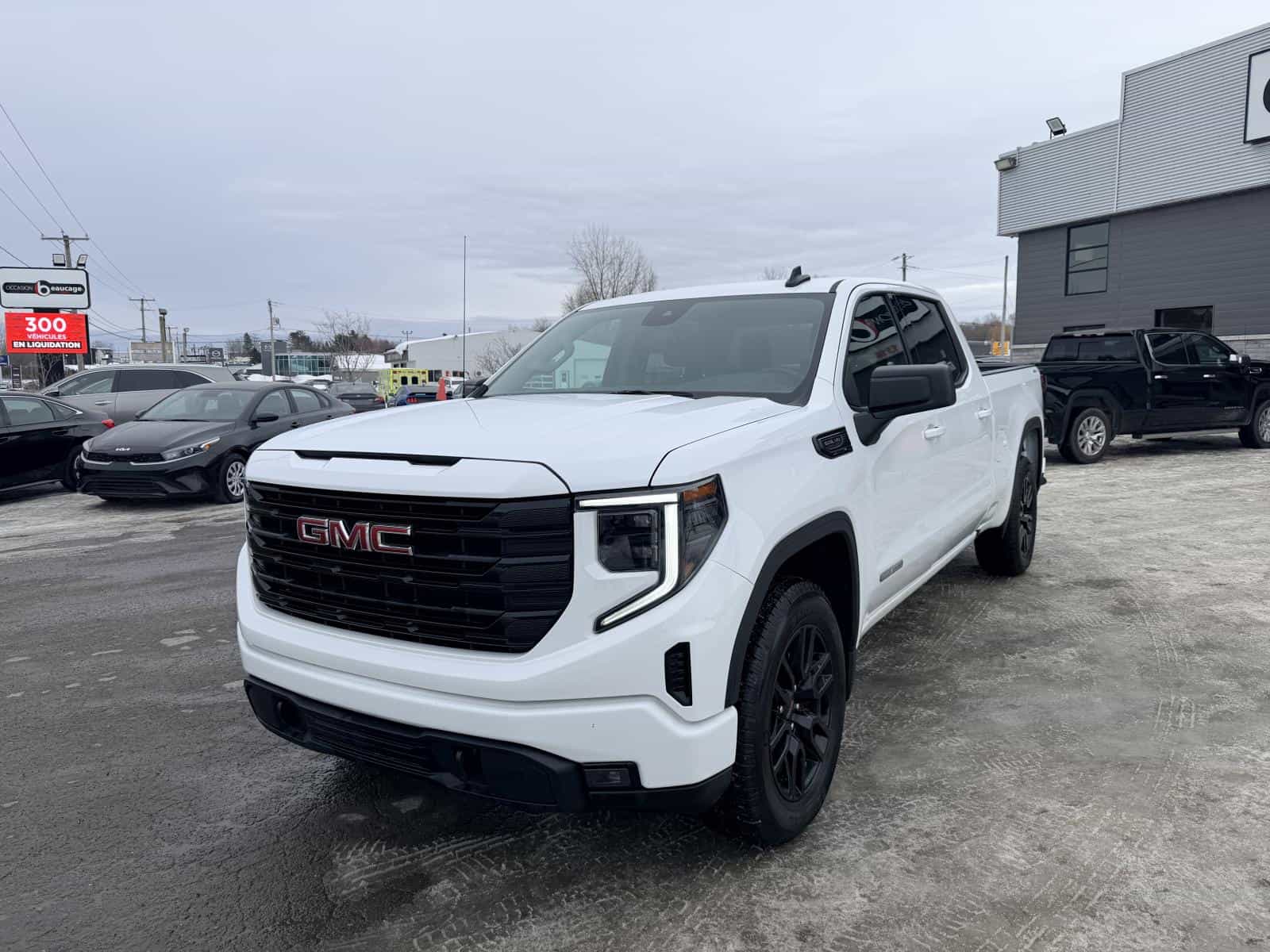 2025 GMC Sierra 1500 Elevation - Image 1