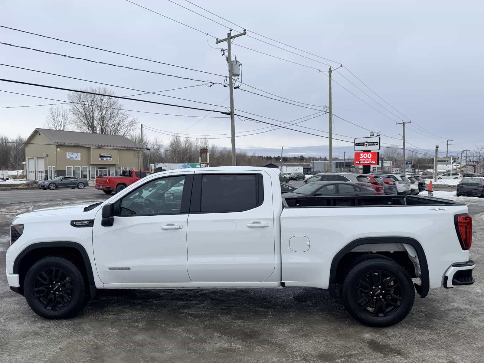 2025 GMC Sierra 1500 Elevation - Image 3