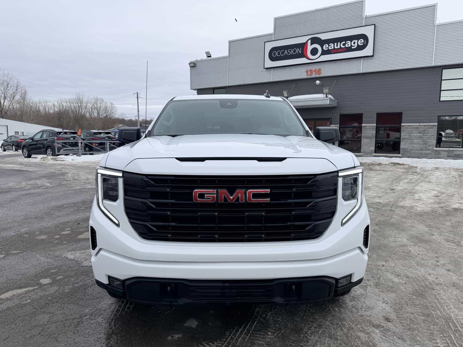 Image 11 GMC Sierra 1500 Elevation 2025