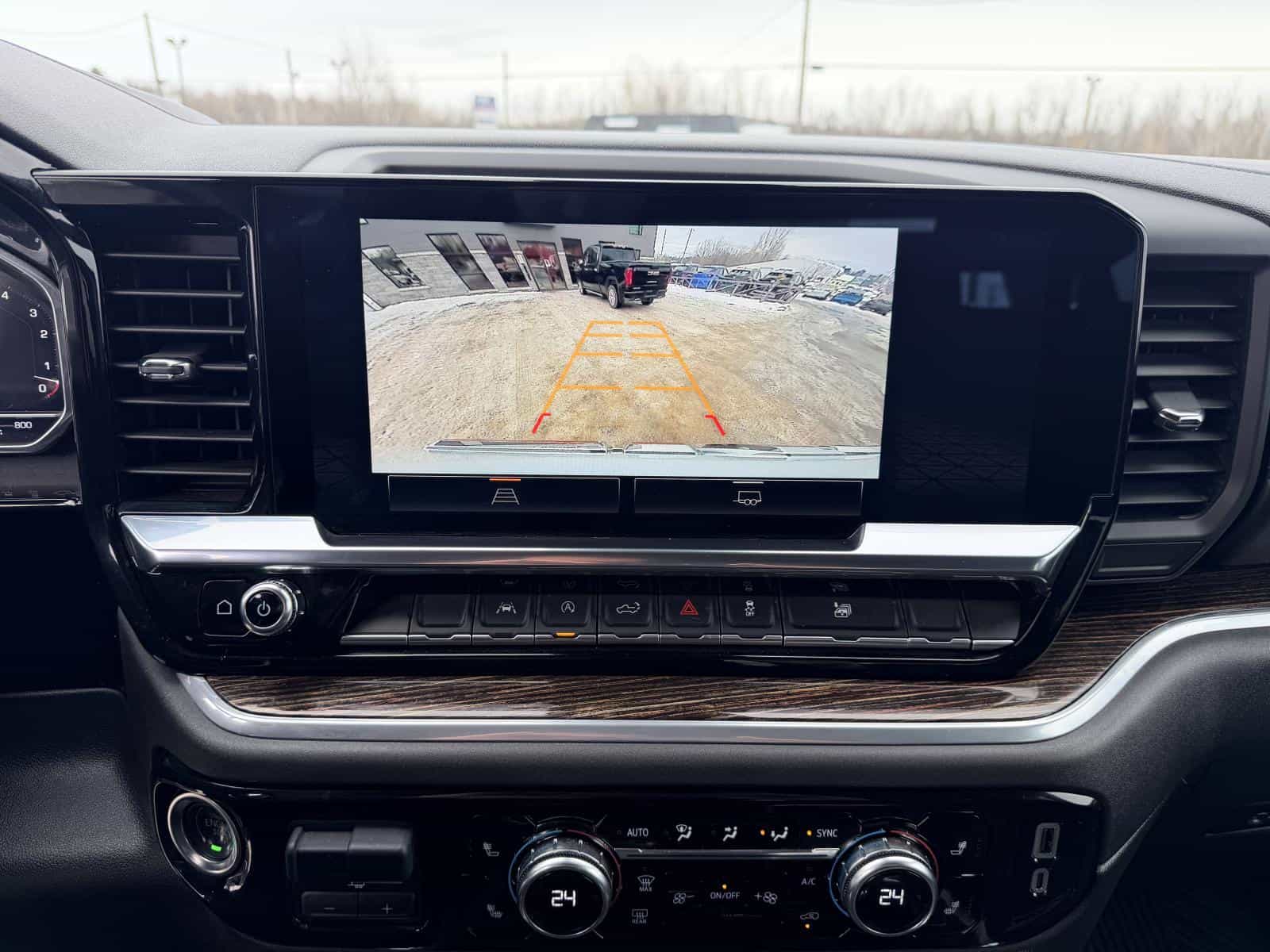 2025 GMC Sierra 1500 Elevation - Image 22